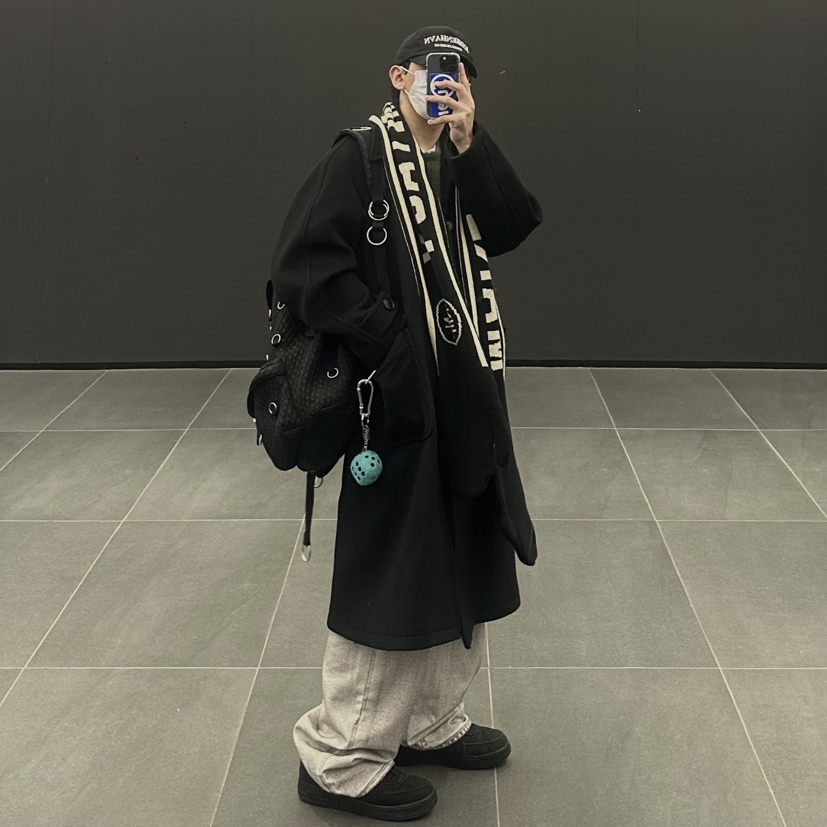 Stussy Fuzzy Dice Keychain Teal, Nike x Stussy Air Force 1 Low Triple Black 착용 스타일