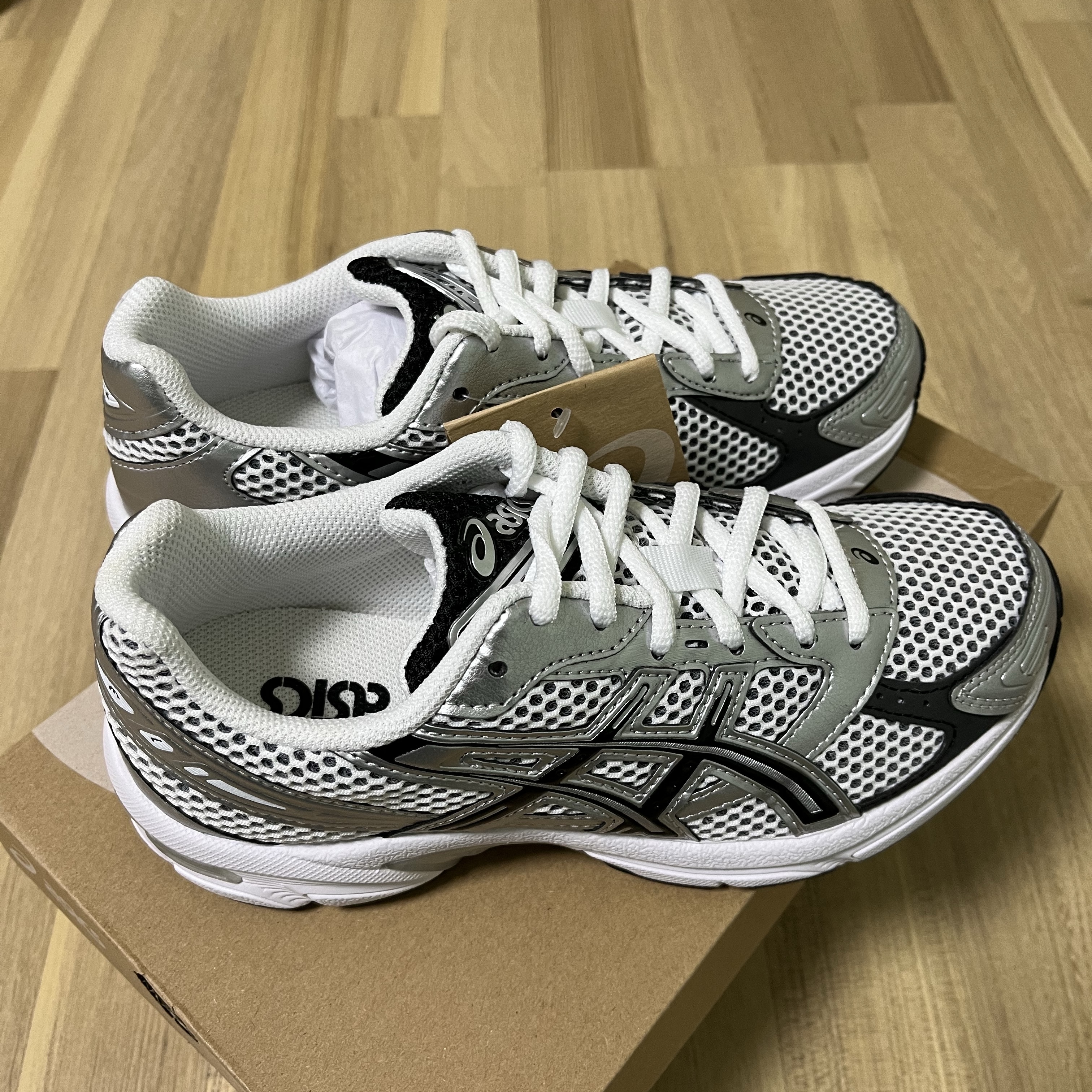 Asics Gel-1130 White Black 착용 스타일
