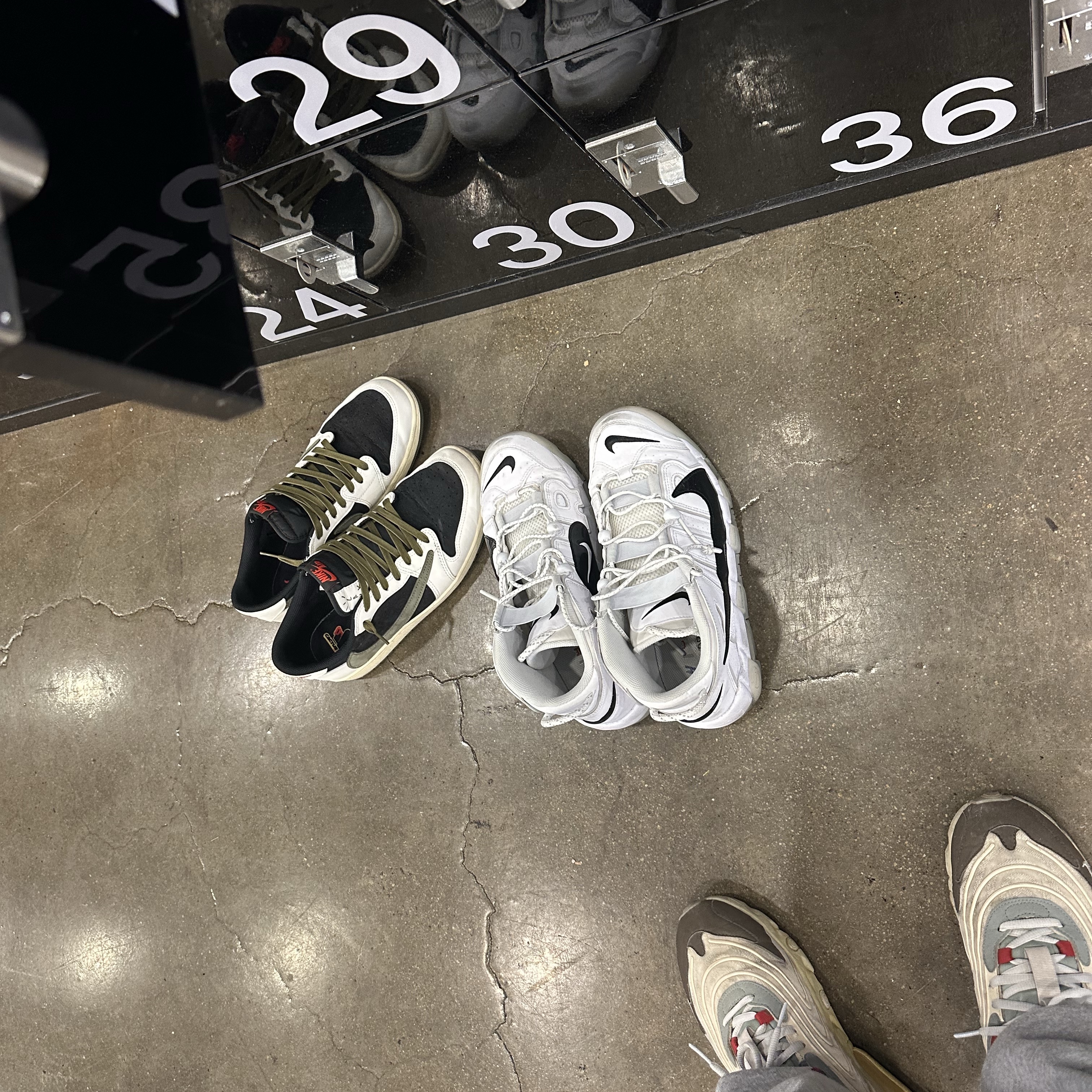 Nike Air More Uptempo 96 Copy and Paste White 착용 스타일