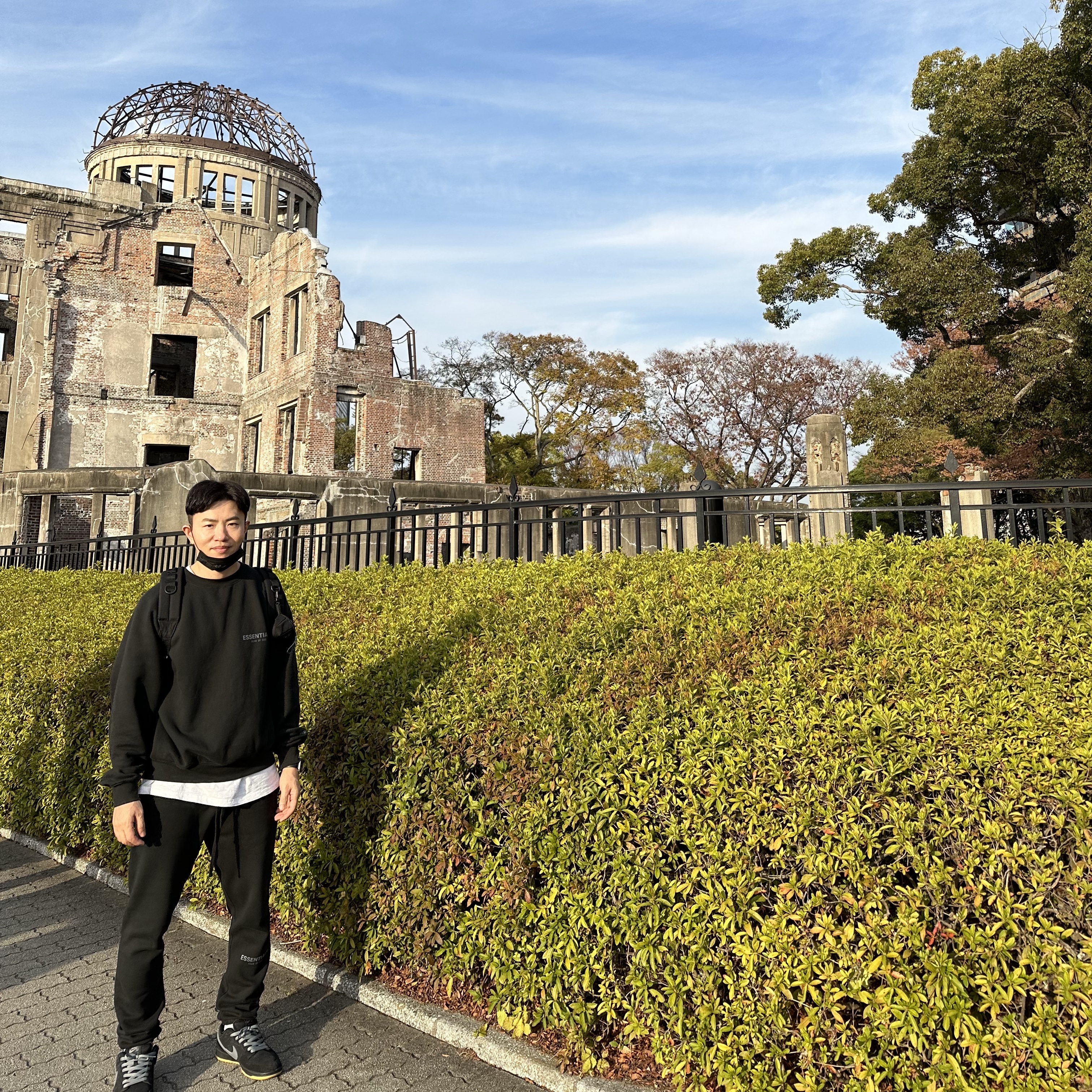Essentials The Core Collection Pullover Crewneck Black, Essentials The Core Collection Sweatpants Black 착용 스타일