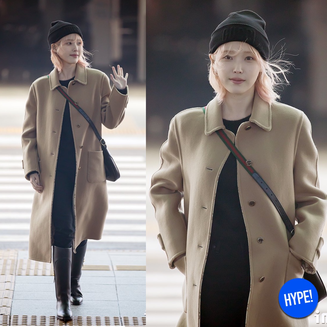 (W) Gucci Reversible GG Wool Coat Beige Camel, Gucci Jackie 1961 Small Shoulder Bag Black 착용 스타일 - 3