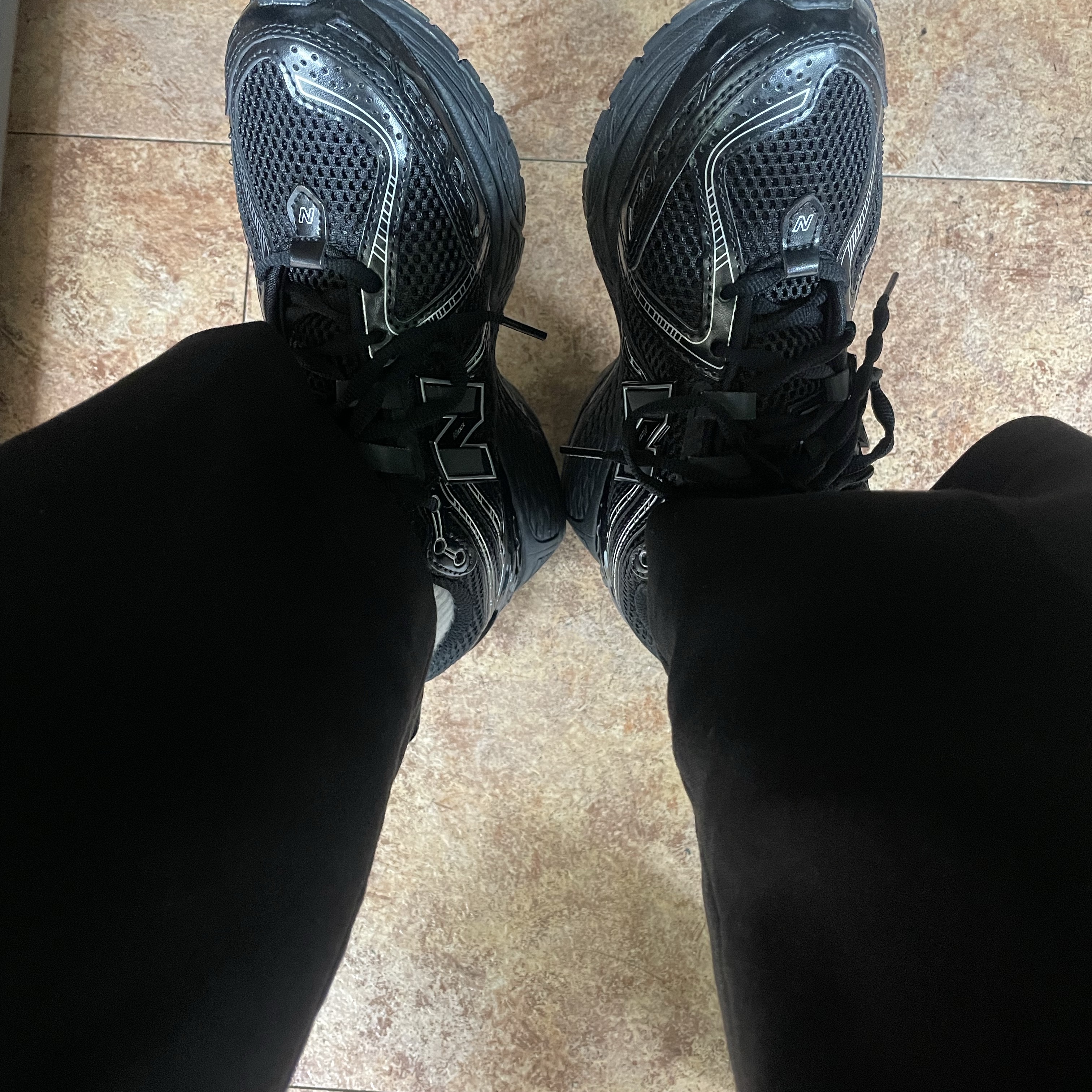 New Balance 1906R Black Silver Metallic 착용 스타일