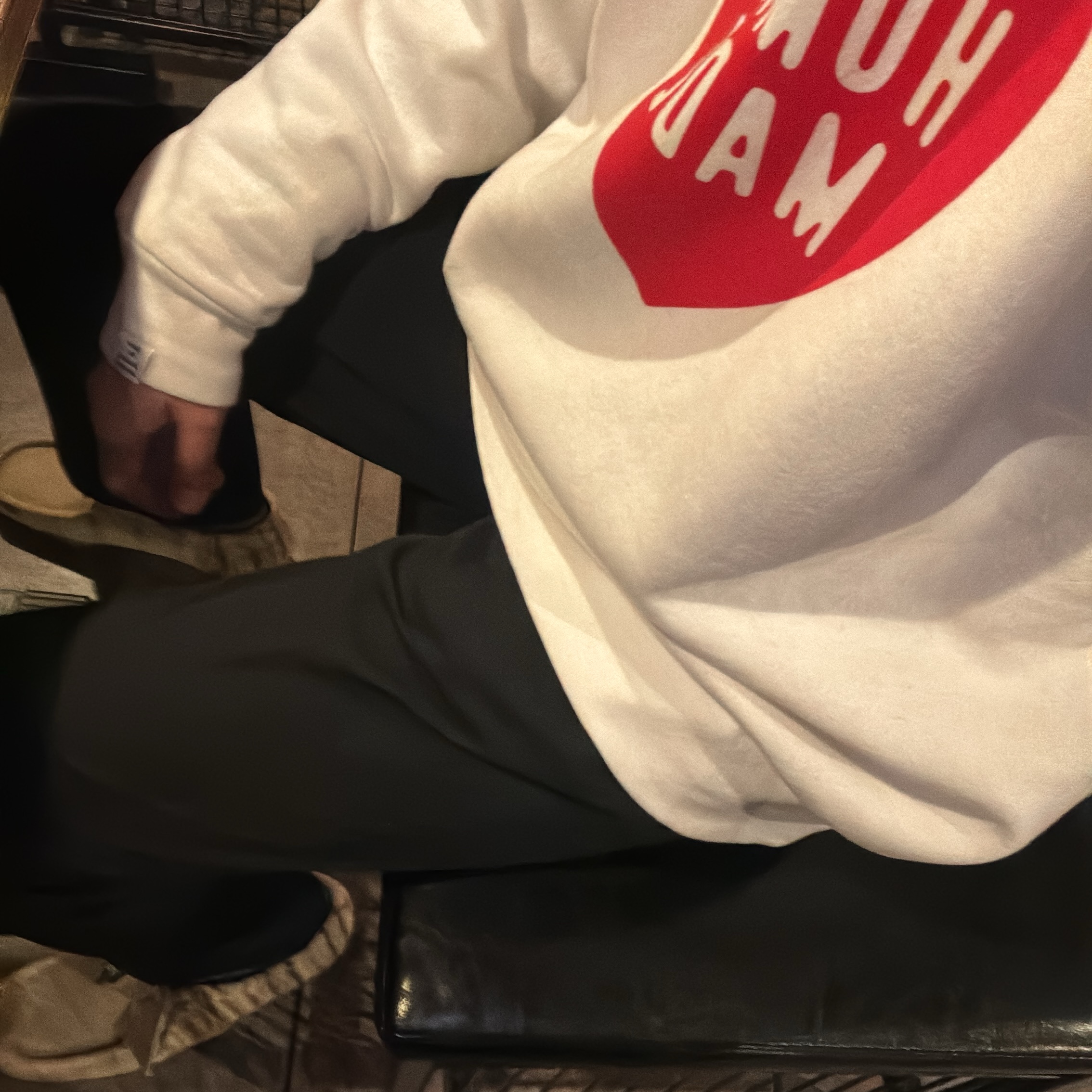 Human Made Sweatshirt White, Clarks Wallabee Maple Suede 착용 스타일