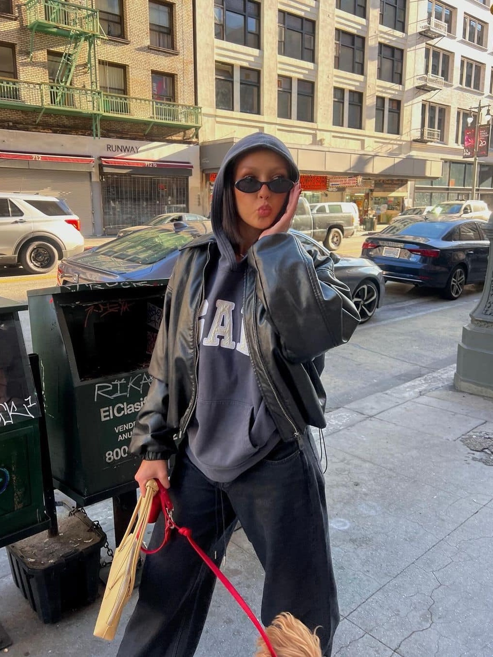 IAB Studio Pigment Hoodie Royal Blue - 22FW, Yeezy Gap Engineered By Balenciaga Dove Hoodie Black 착용 스타일 - 3