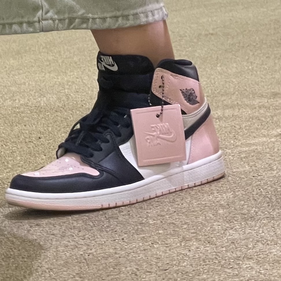 (W) Jordan 1 Retro High OG Atmosphere 착용 스타일