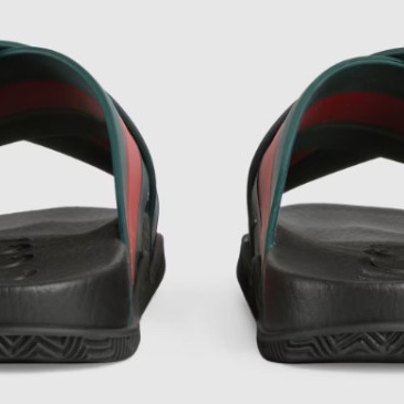 Gucci Web Rubber Slide Green Red 착용 스타일 - 3