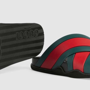 Gucci Web Rubber Slide Green Red 착용 스타일 - 4