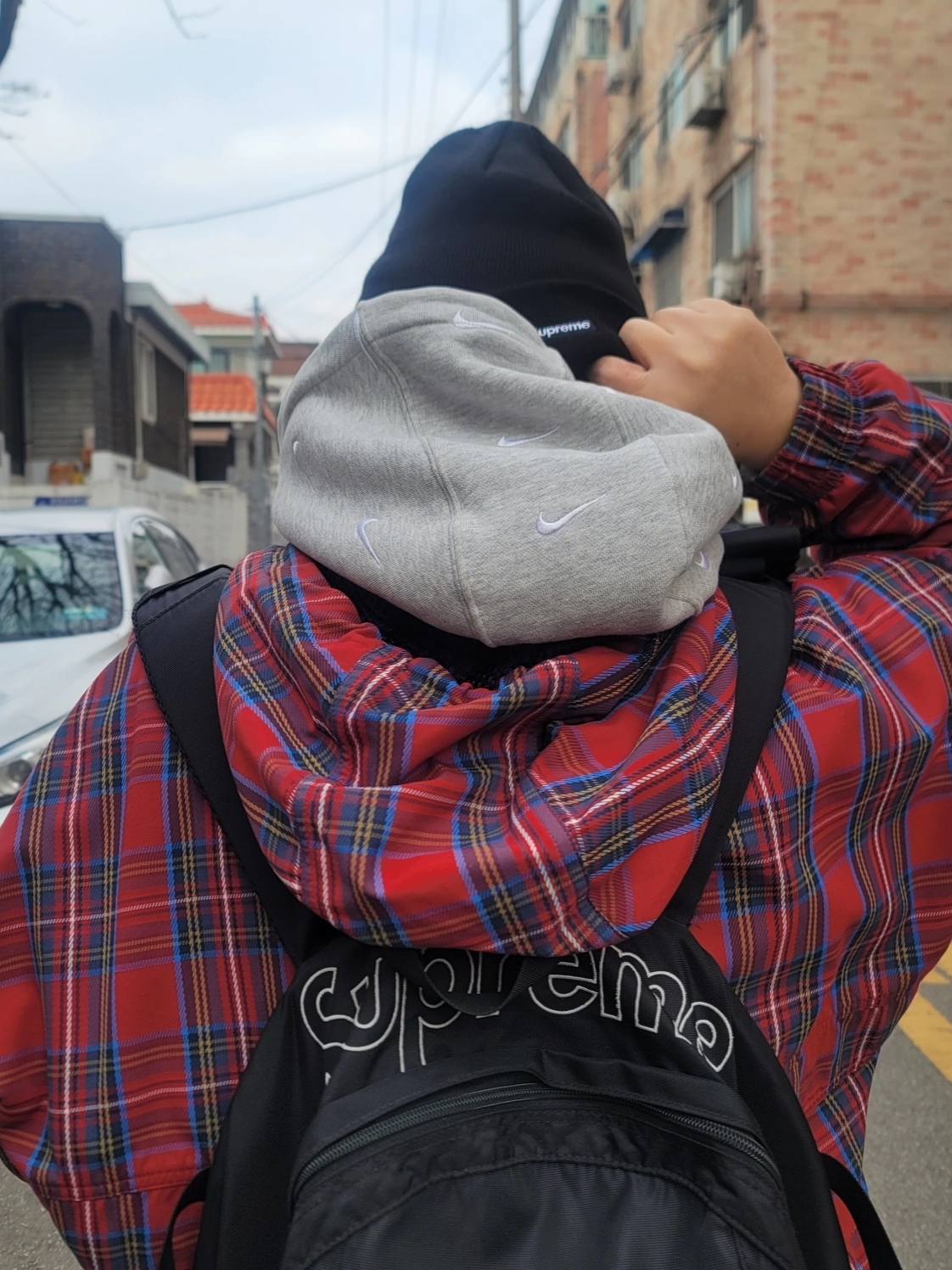 Supreme New Era S Logo Beanie Black - 23FW, Nike Plaid Swoosh Stripe Jacket 착용 스타일 - 2