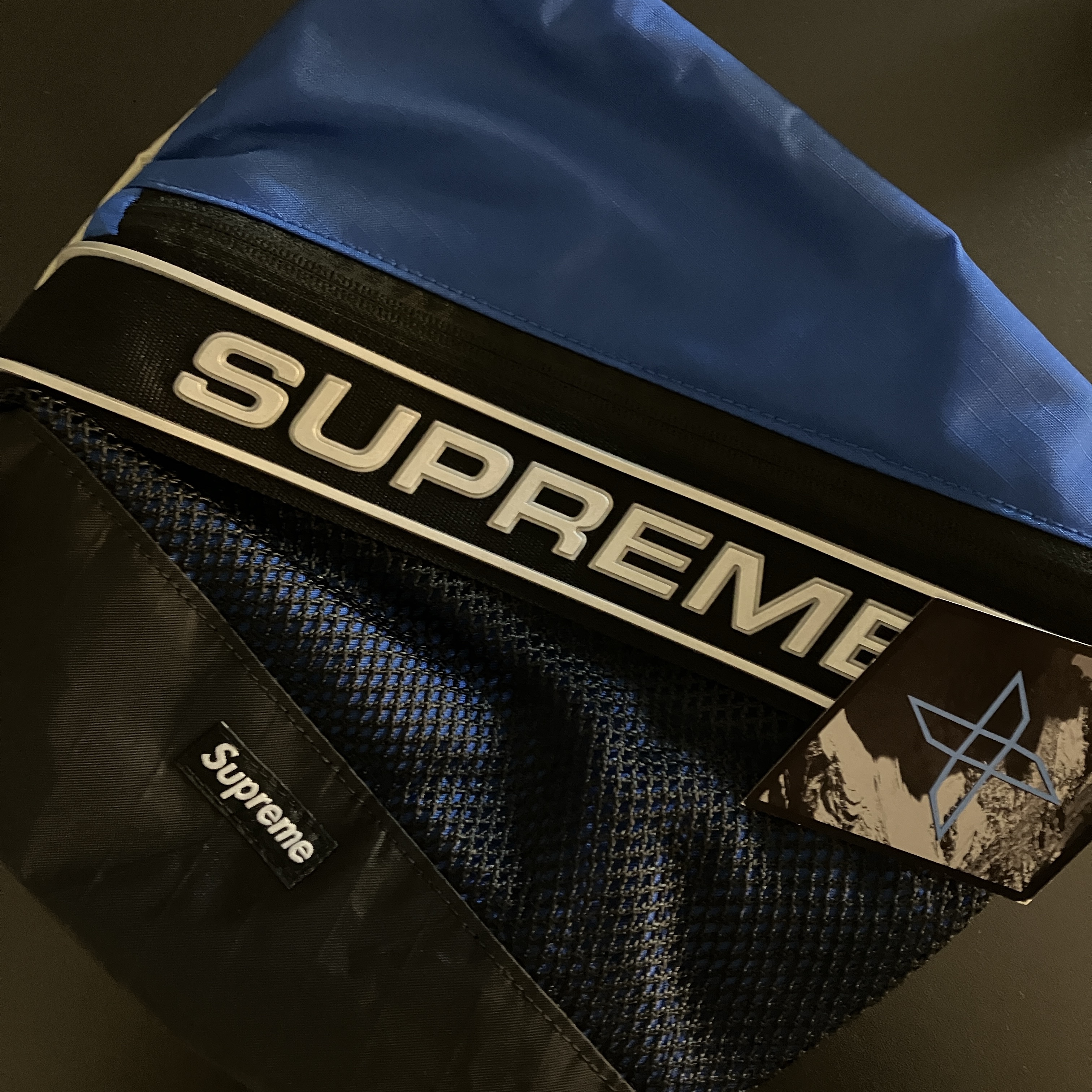 Supreme Shoulder Bag Blue - 23FW 착용 스타일