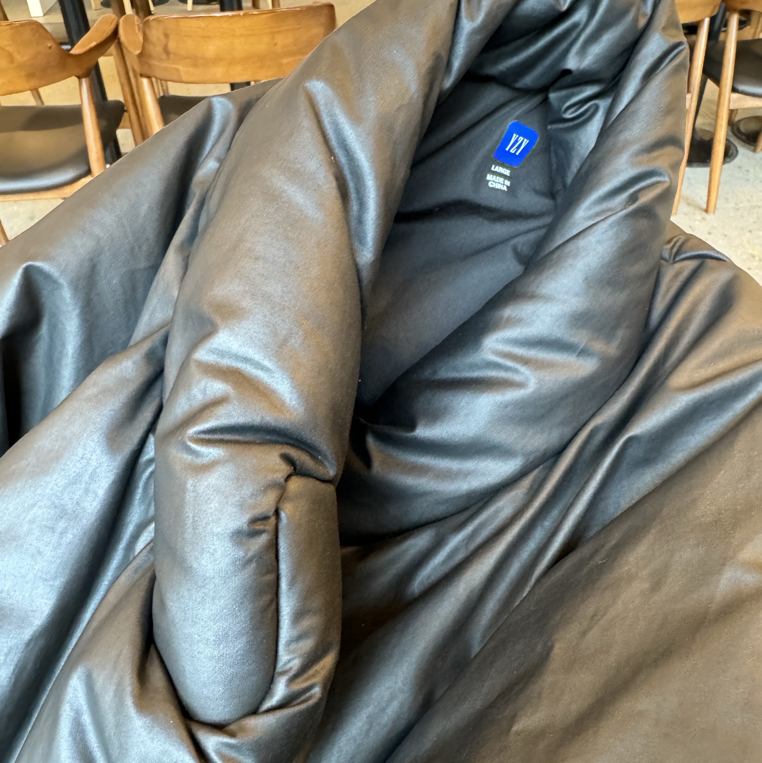 Yeezy Gap Engineered By Balenciaga Round Jacket 2 Black 착용 스타일
