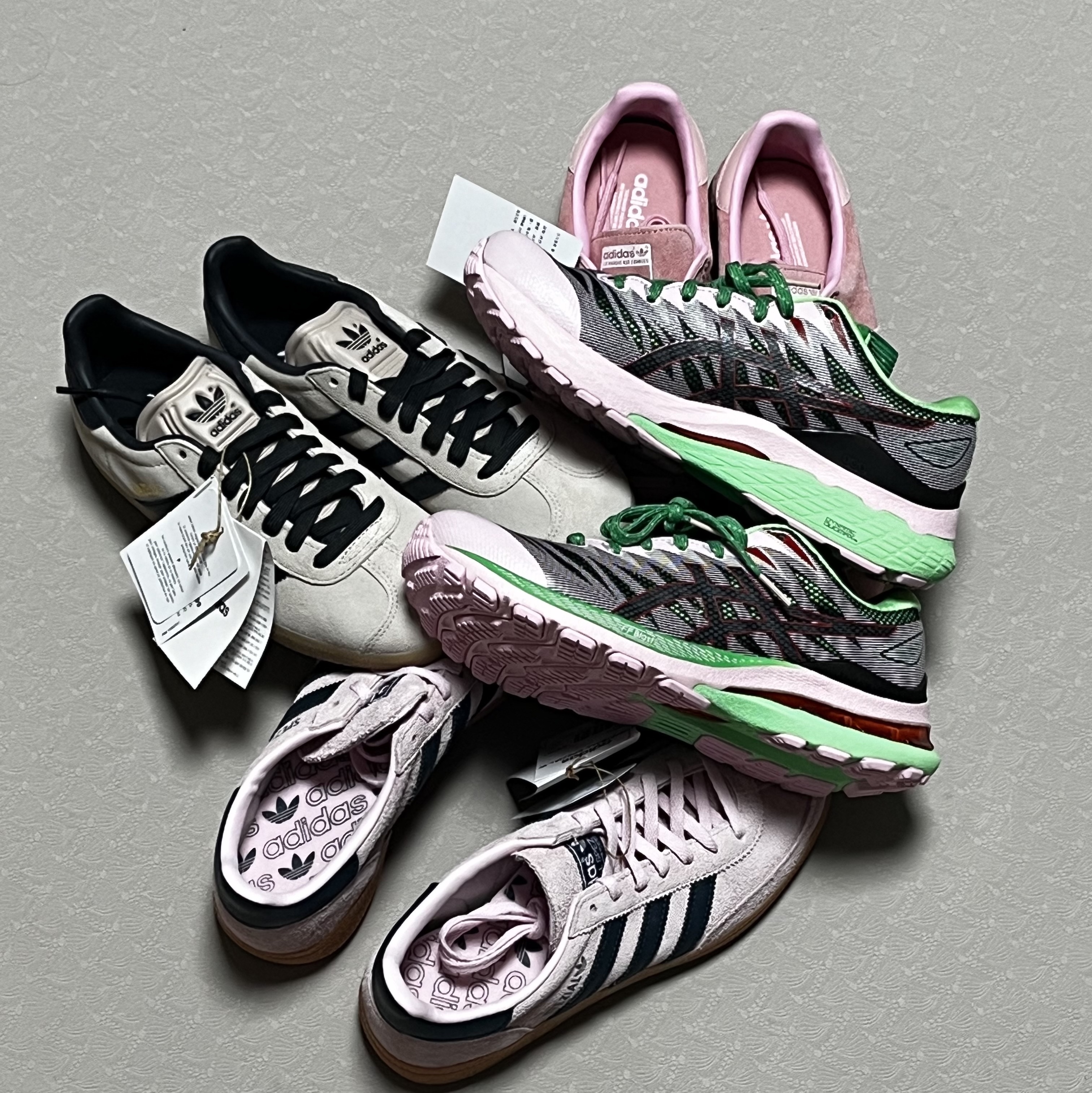 (W) Asics FN3-S Gel-Kayano 28 Sweet Dreams Green Eyes, Adidas Bermuda Glow Pink 착용 스타일