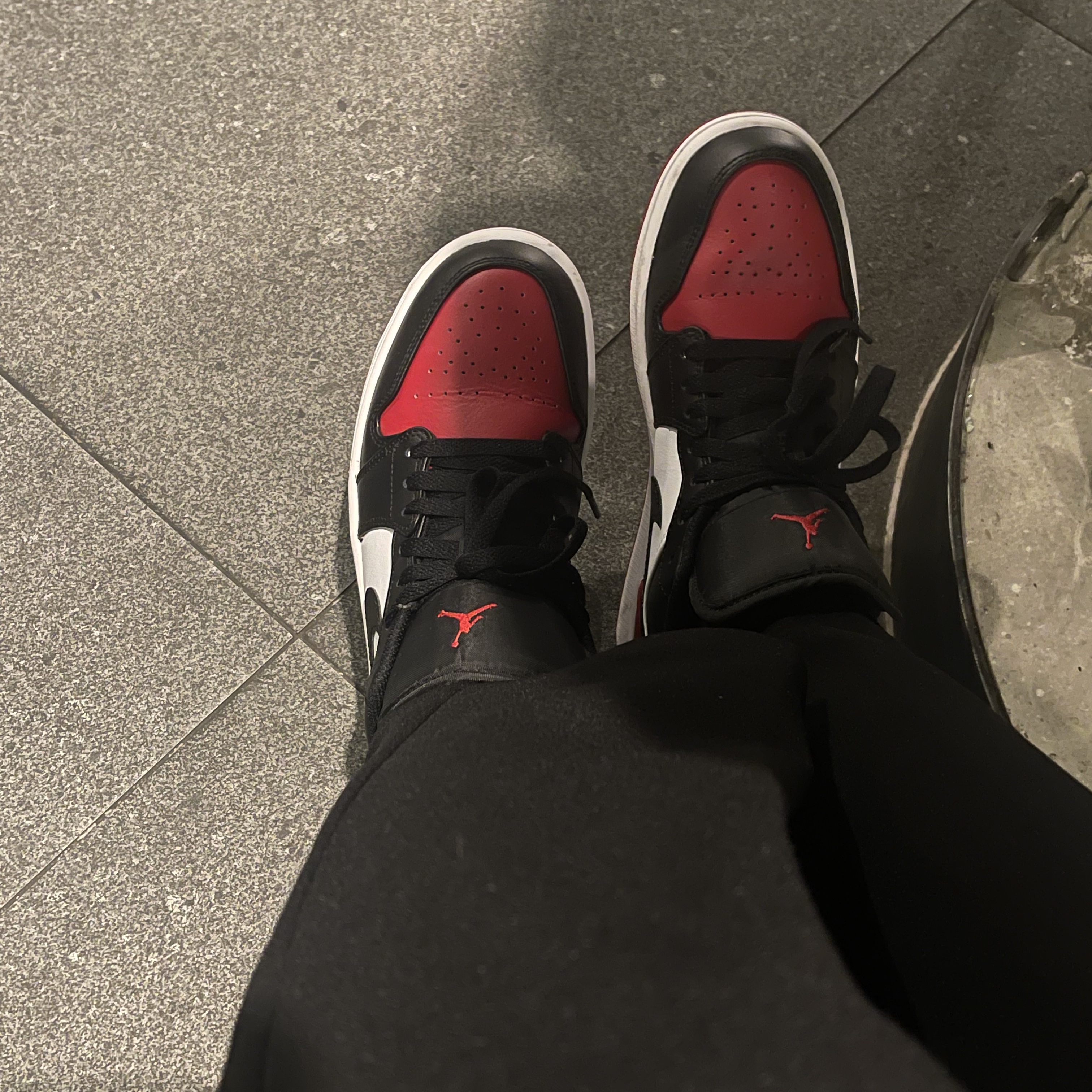 Jordan 1 Low Bred Toe 착용 스타일 - 1