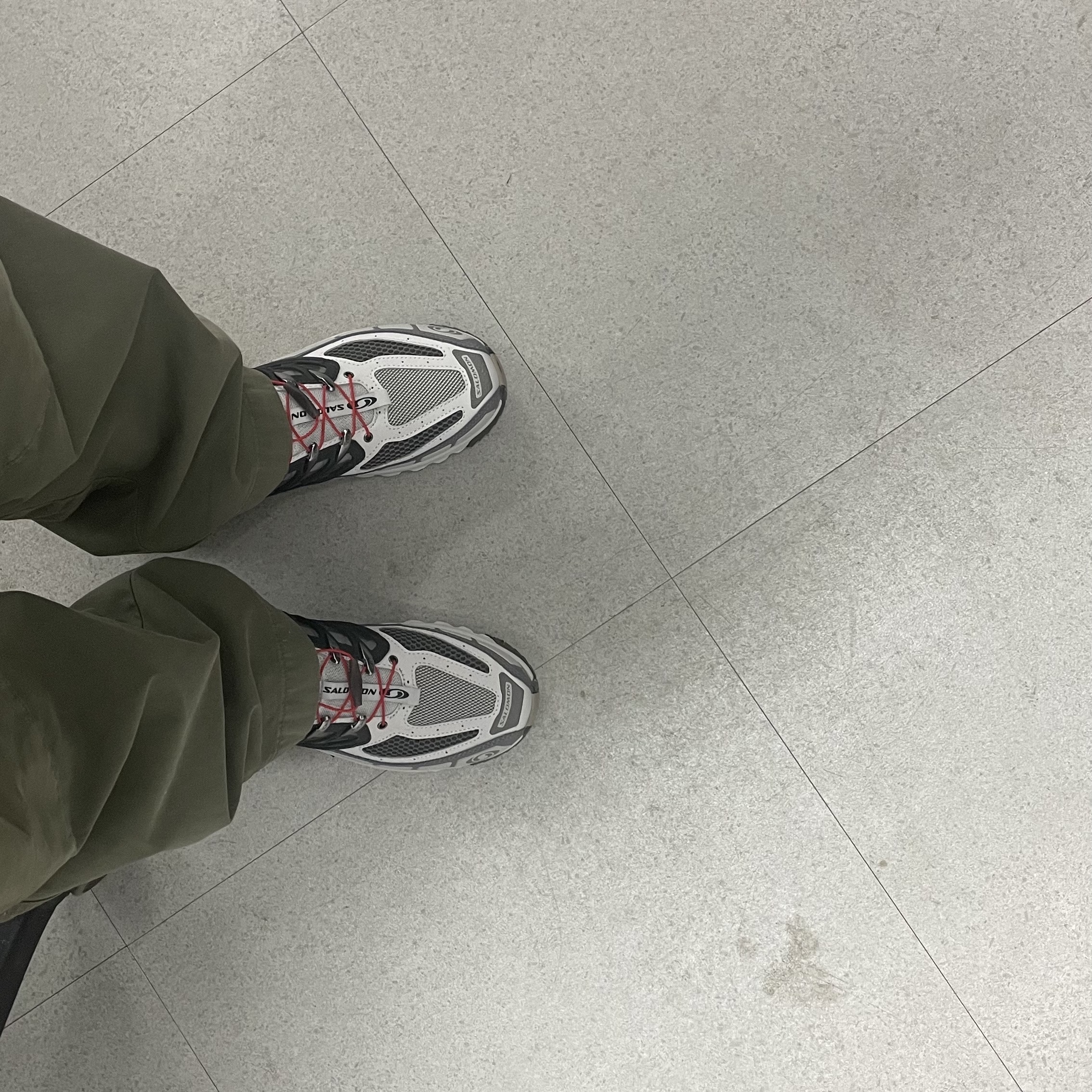 Salomon ACS Pro Beluga Vintage Khaki 착용 스타일