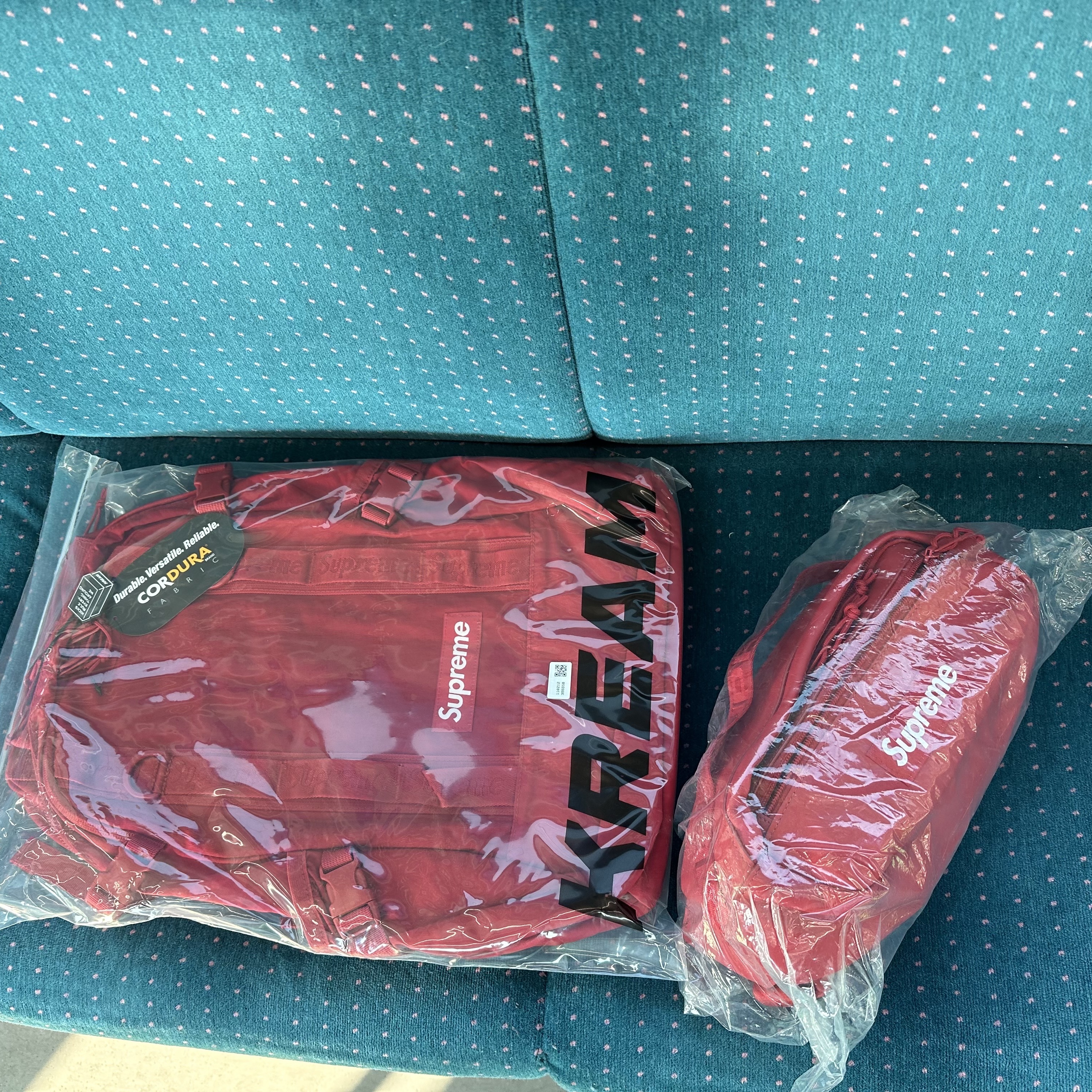 Supreme Backpack Dark Red - 20FW, Supreme Leather Waist Bag Red - 23FW 착용 스타일