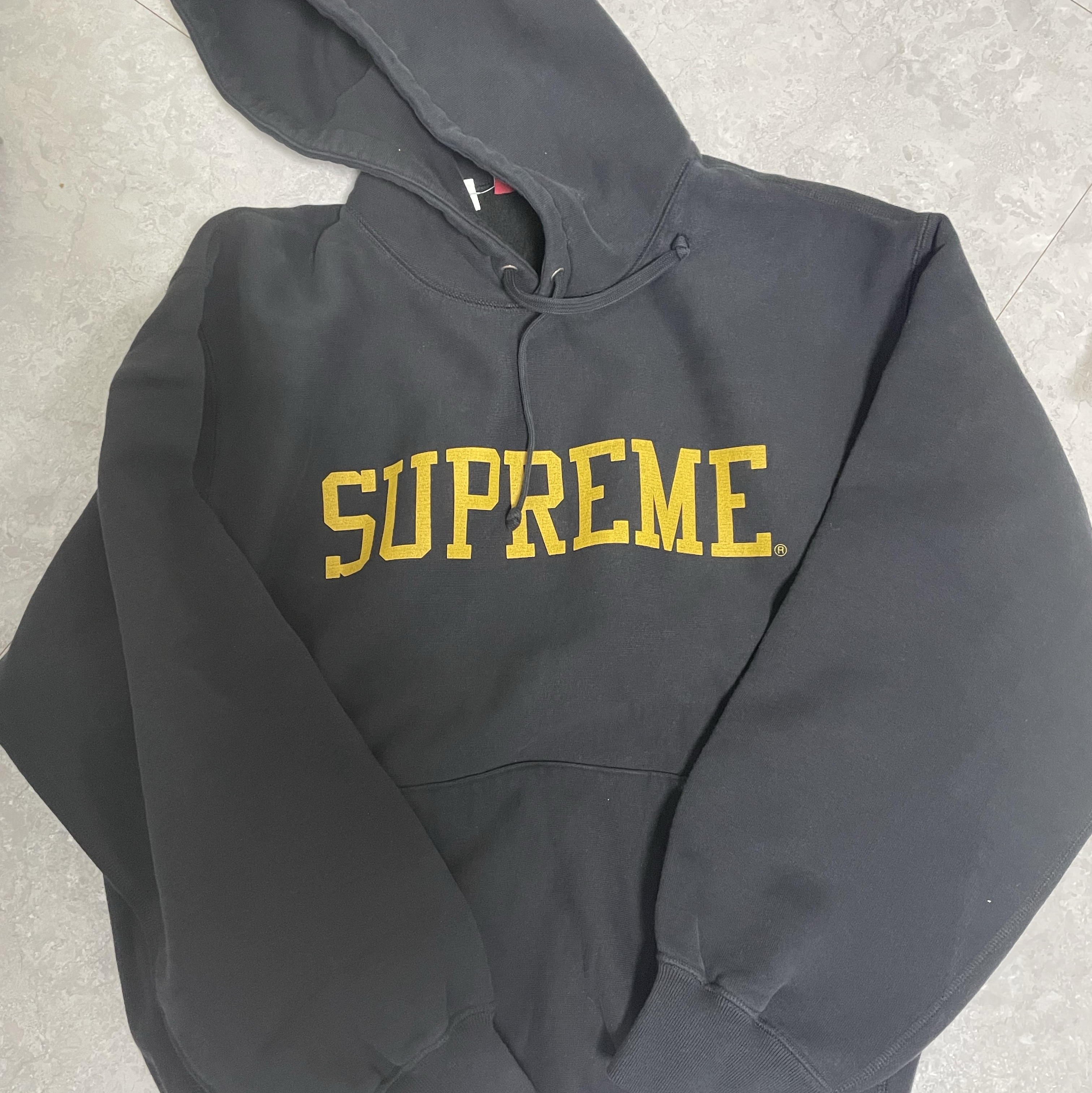 Supreme Varsity Hooded Sweatshirt Black - 23FW 착용 스타일