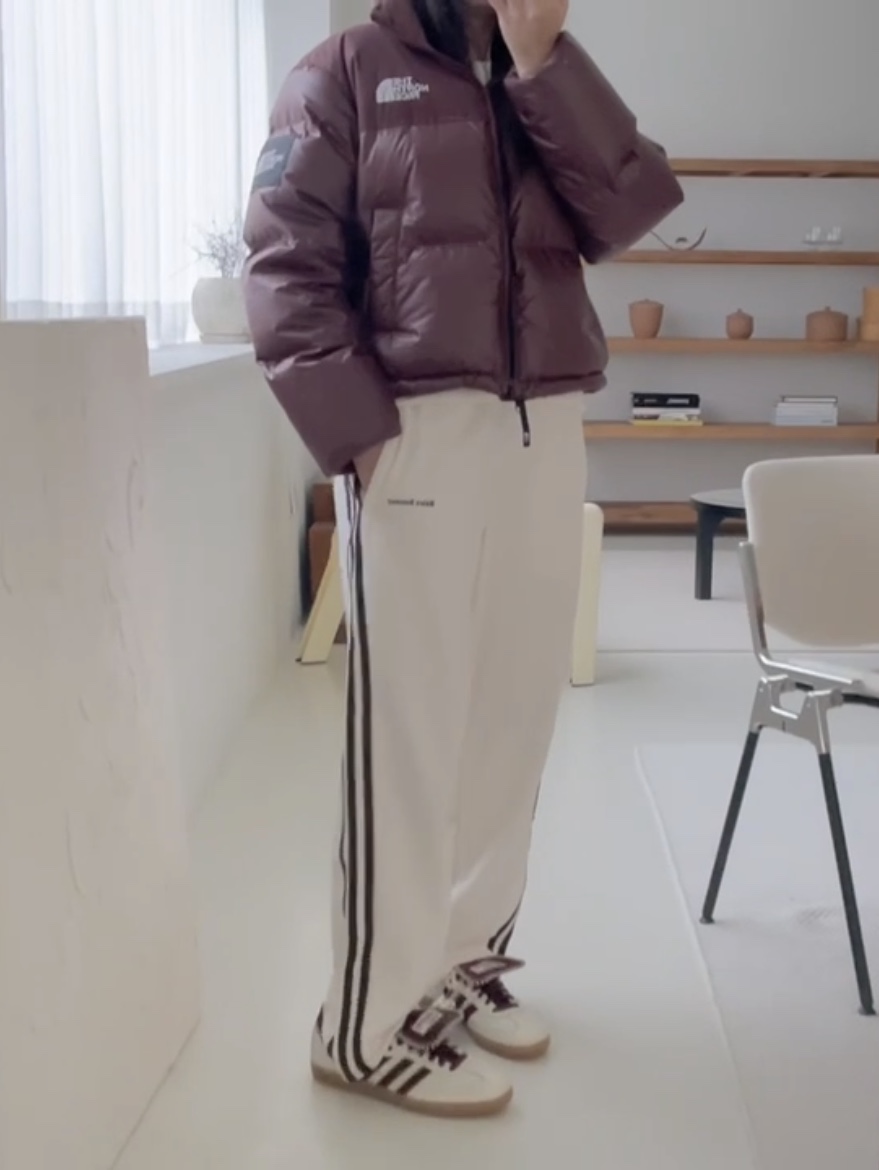 (W) The North Face White Label Novelty Nuptse Down Jacket Cocoa Brown, Adidas x Wales Bonner Statement Tracksuit Pants Chalk White - US Sizing 착용 스타일