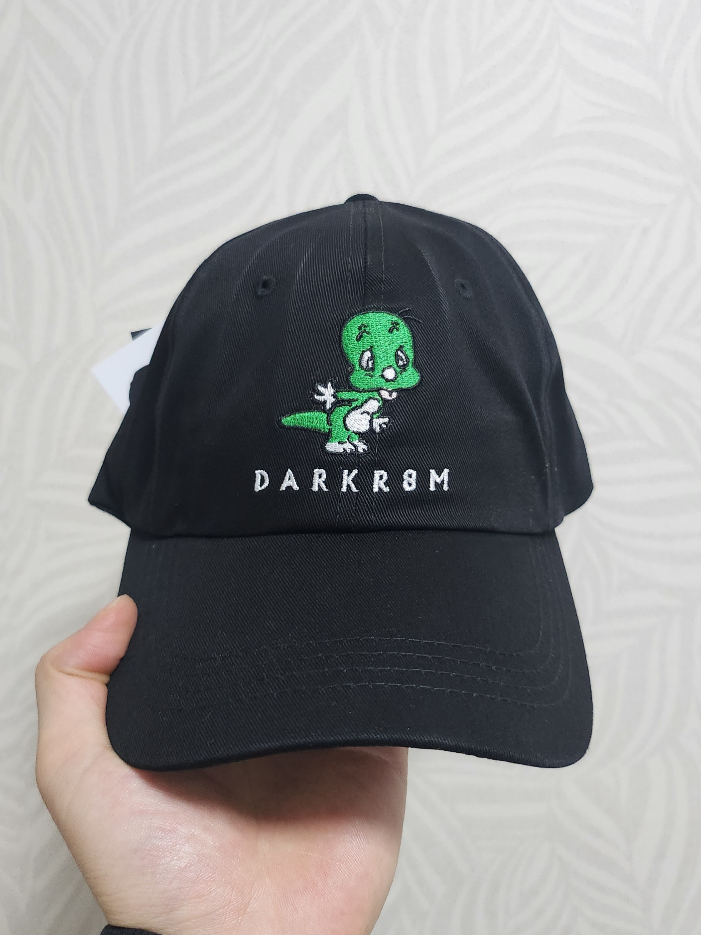 Darkr8m Studio x Dooly Dooly Ball Cap Black 착용 스타일