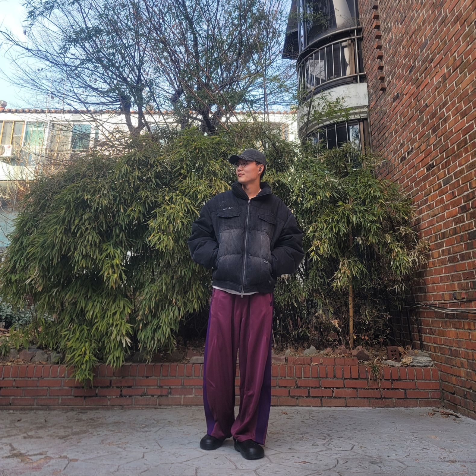 Crocs Baya Lined Fuzz-Strap Clog Black, Needles H.D. Track Pants Poly Smooth Wine 착용 스타일 - 1