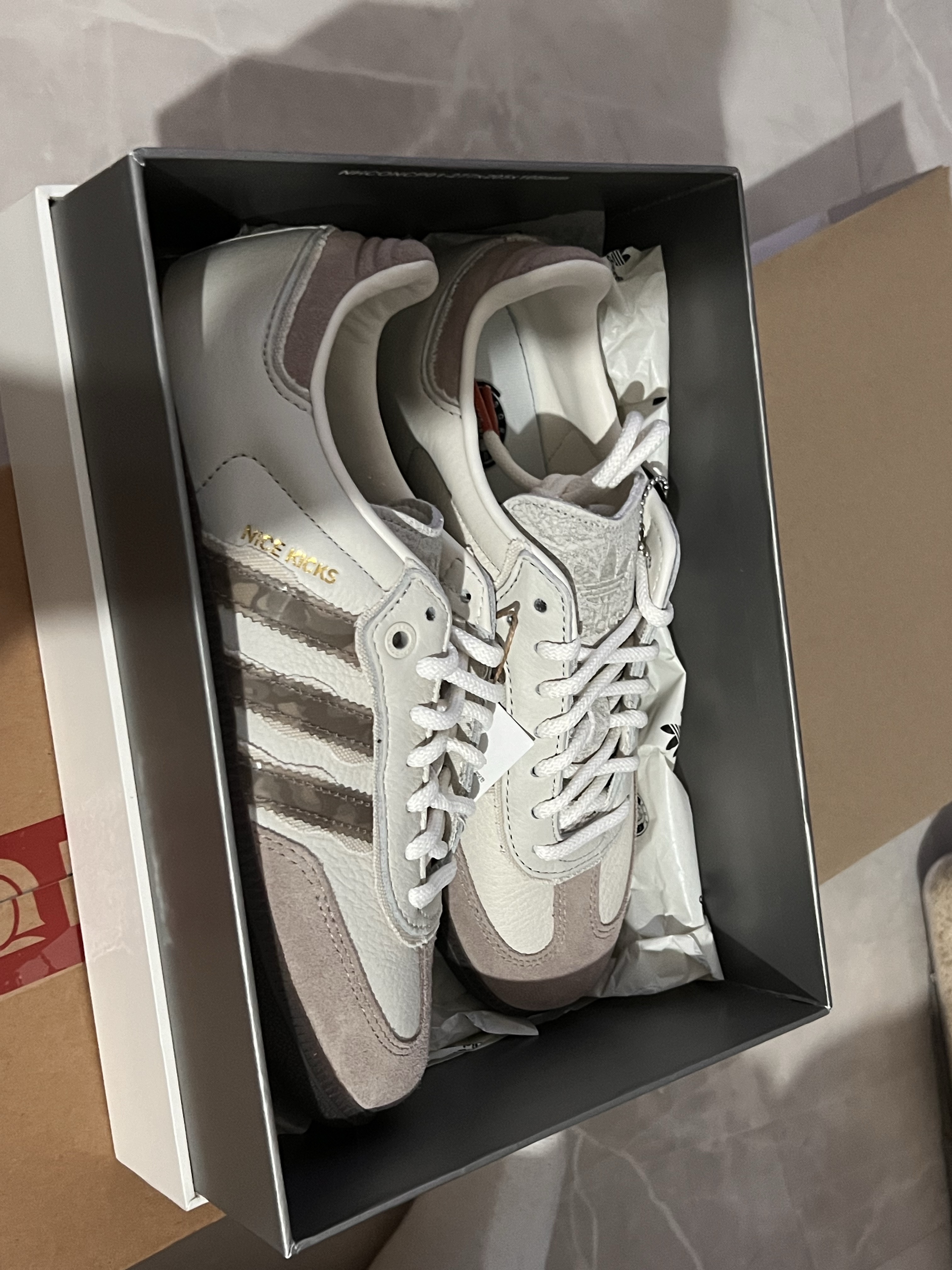 Adidas x Nice Kicks Samba Consortium Cup Talc Brown 착용 스타일