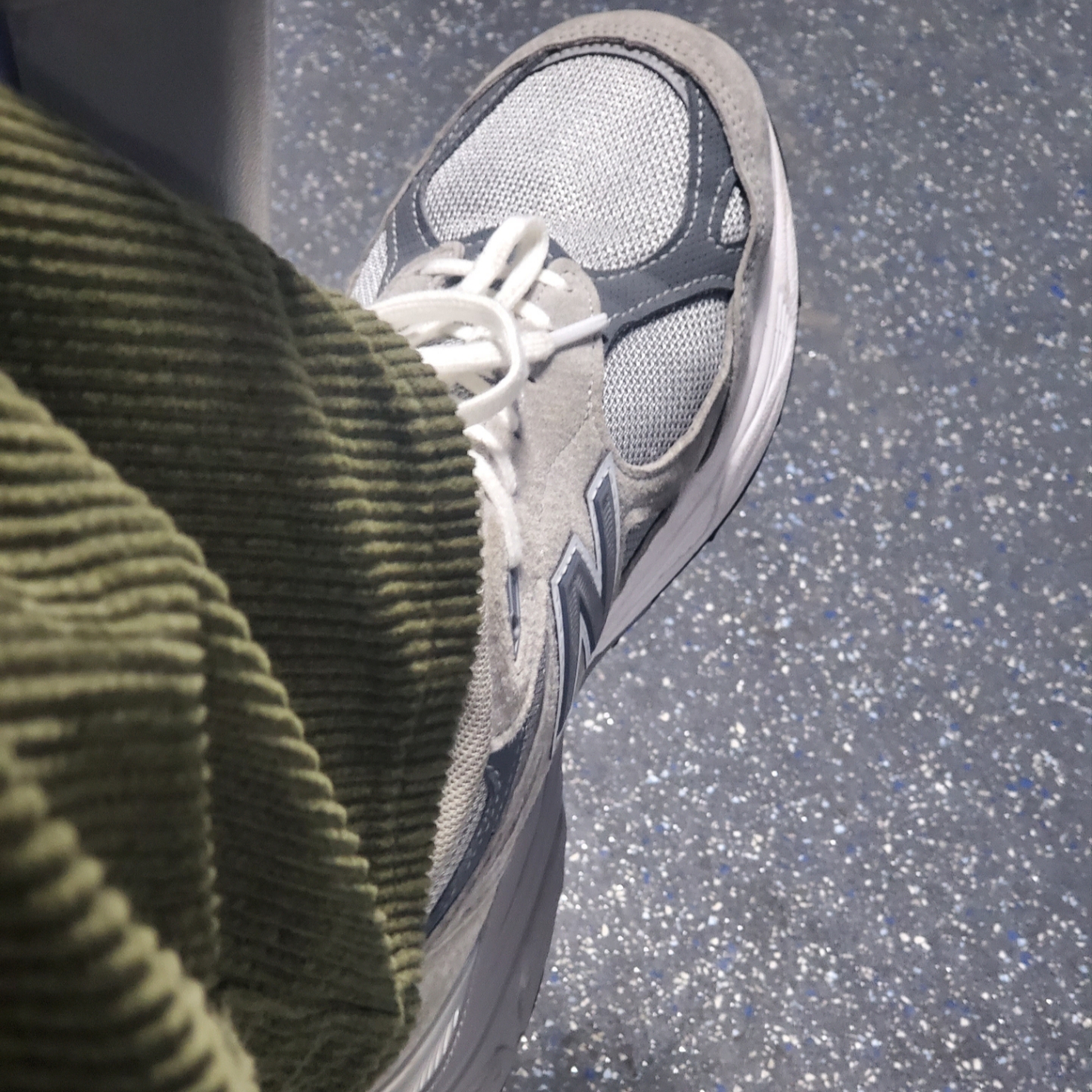 New Balance 990v3 Made in USA Grey - D Standard 착용 스타일