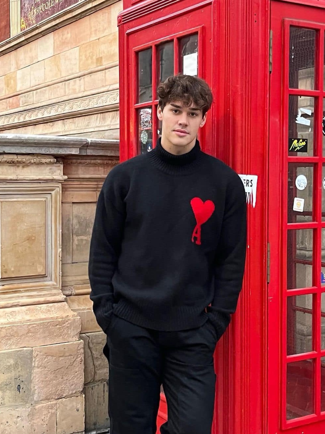 AMI de Coeur Funnel Neck Sweater Grey Red, AMI de Coeur Oversize Intarsia Funnel Neck Sweater Royal Blue 착용 스타일 - 5