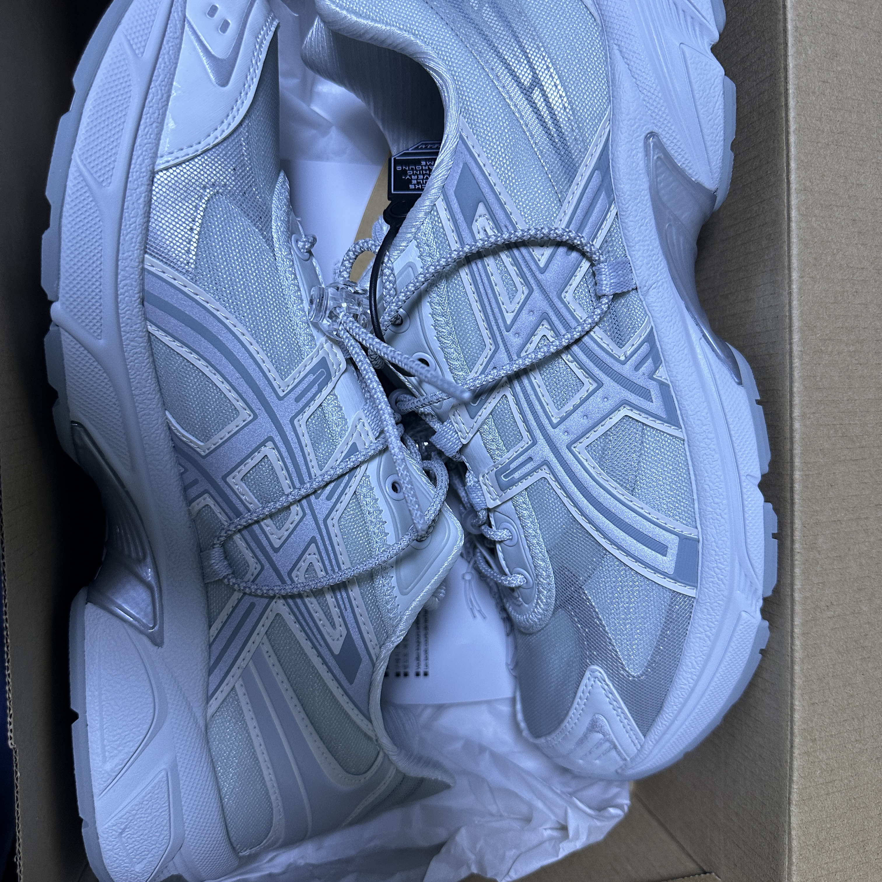 Asics x Atmos x Ojos Gel-1130 RE Glacier Grey Pure Silver 착용 스타일