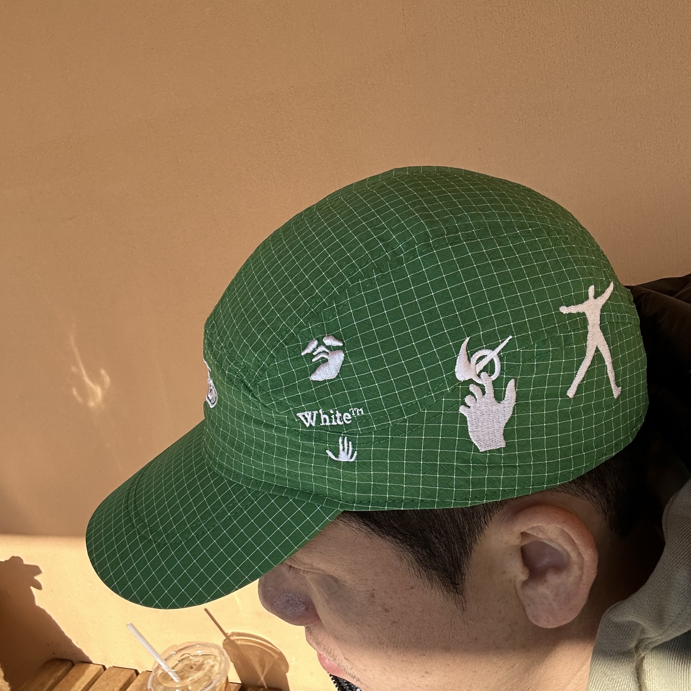 Nike x Off-White Fly Cap Kelly Green 착용 스타일
