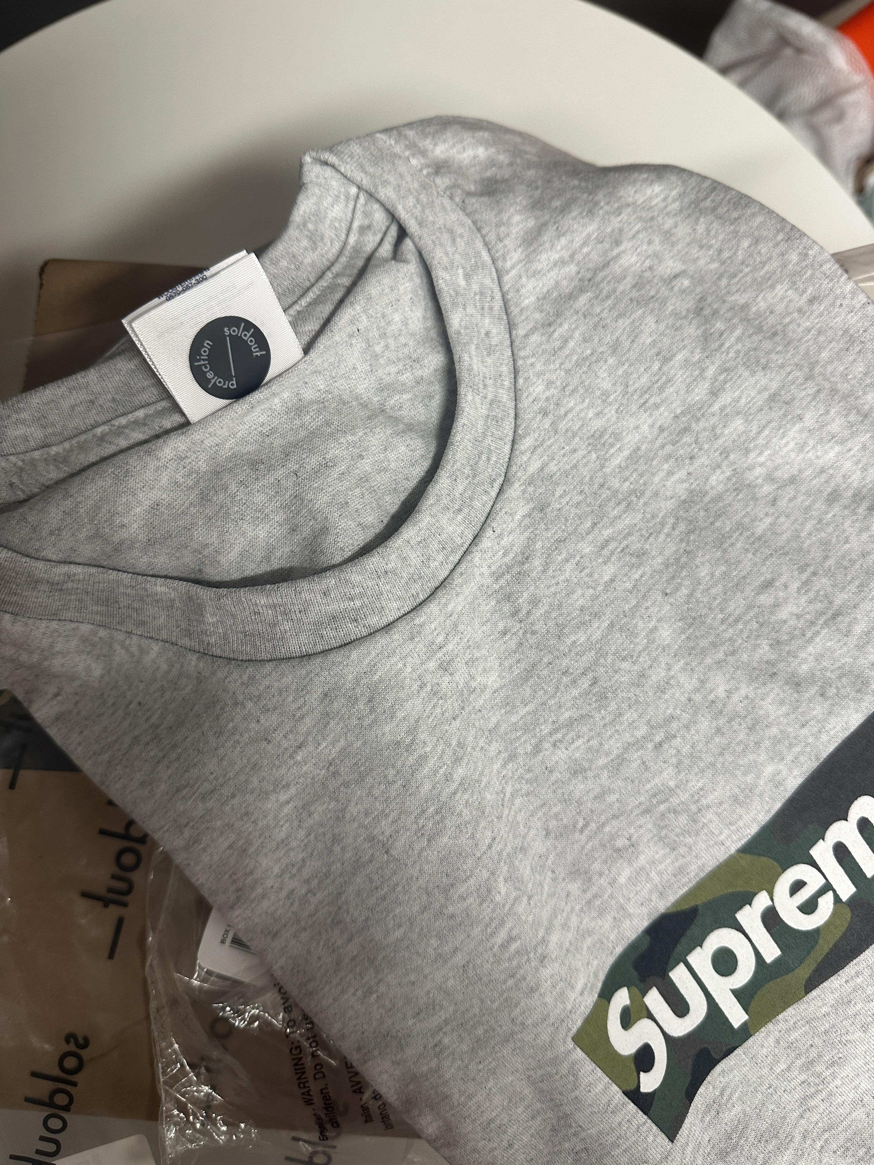Supreme Box Logo T-Shirt Ash Grey - 23FW 착용 스타일