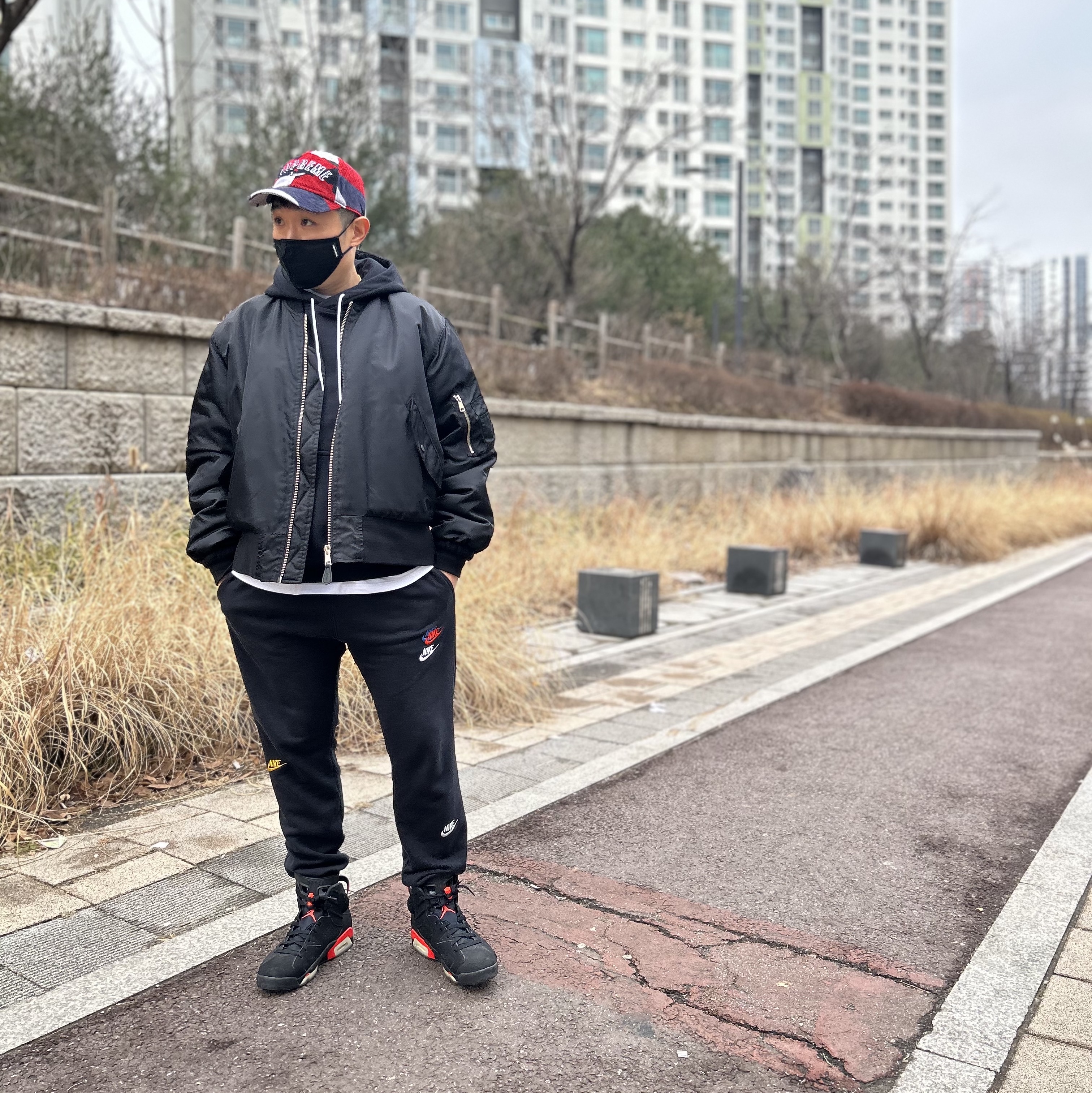 Supreme x Nike Arc Corduroy 6-Panel Red Camo - 22SS, Jordan 6 Retro Infrared 2019 착용 스타일