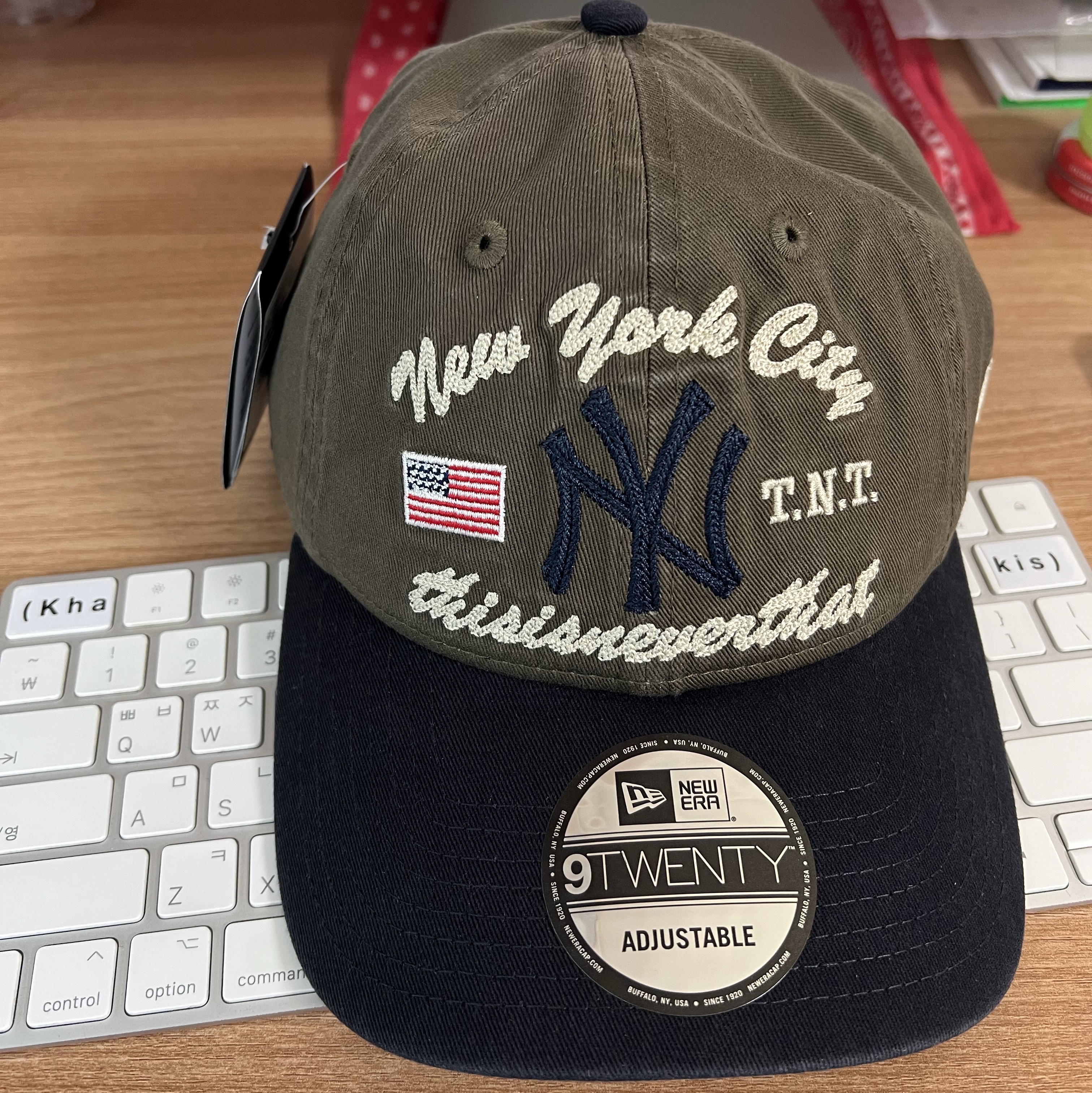 Thisisneverthat x New Era x MLB New York Yankees Unstructured Ball Cap Moss Navy 착용 스타일