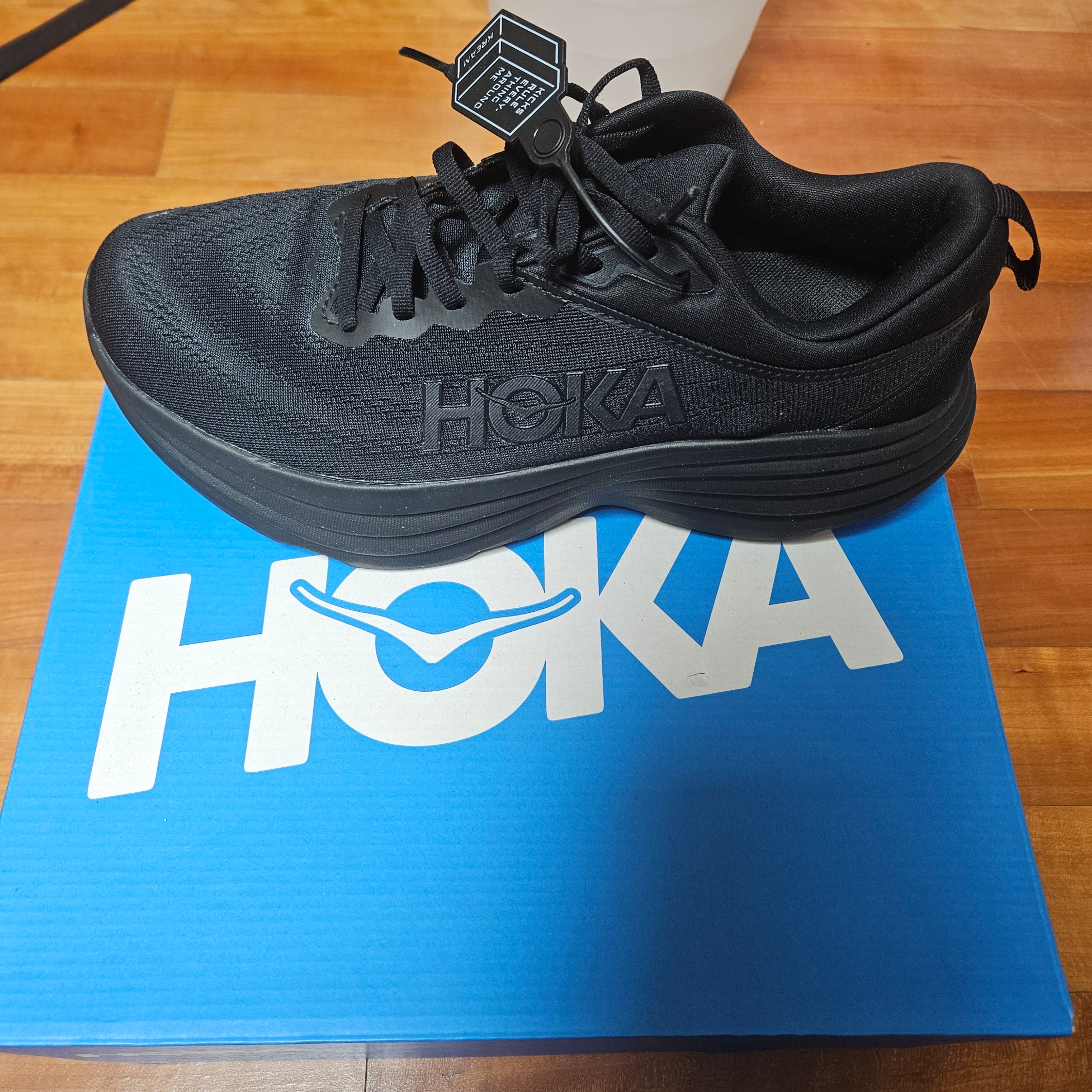 Hoka Bondi 8 Black - Wide 착용 스타일 - 1