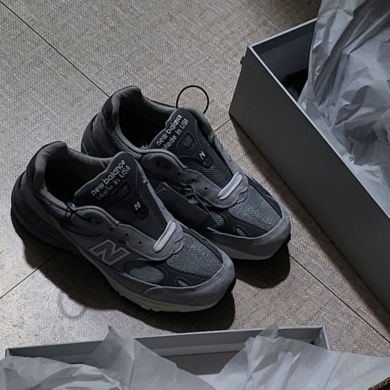 (W) New Balance 993 Made in USA Grey - B Standard 착용 스타일