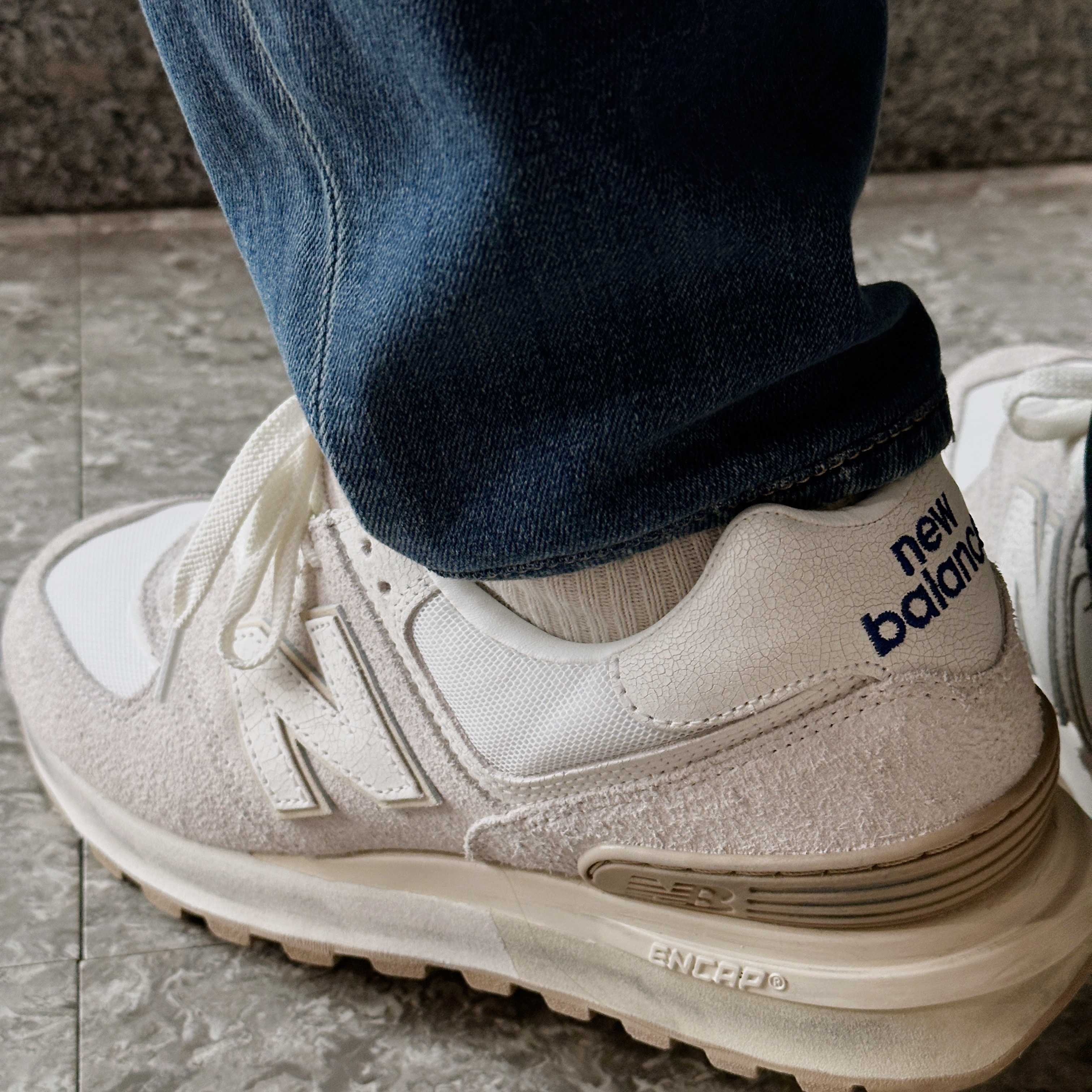 New Balance x Recto 574 Ash Cream Legacy 착용 스타일 - 2