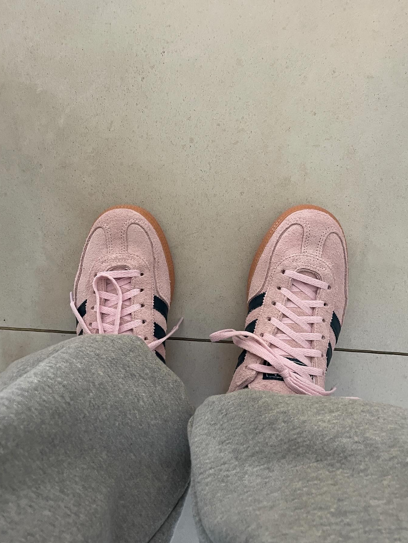 (W) Adidas Spezial Handball Clear Pink 착용 스타일 - 5