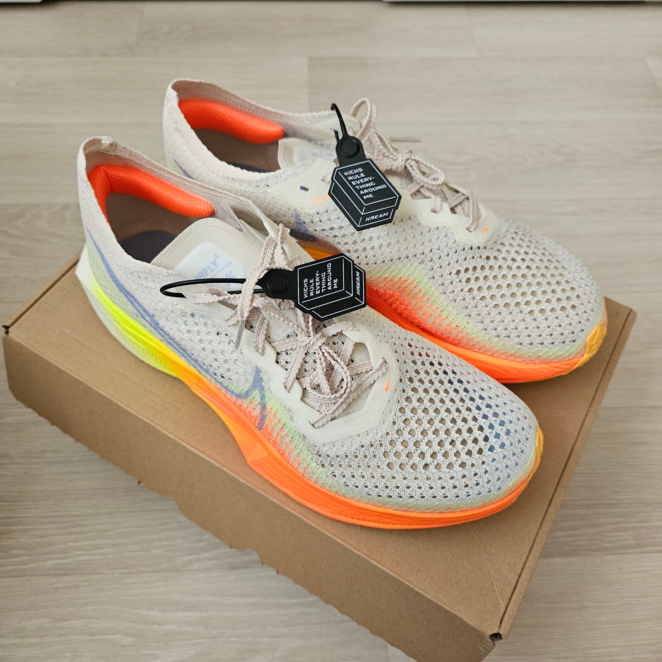 Nike ZoomX Vaporfly Next% 3 Sail Cobalt Bliss Total Orange 착용 스타일 - 3