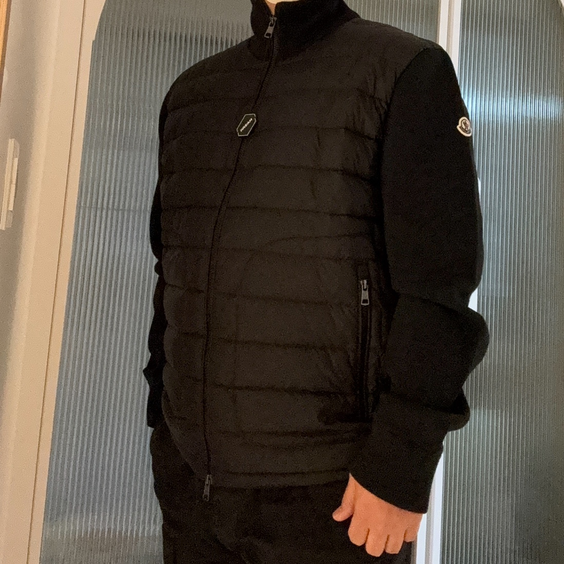 Stone Island 40324 Packable Loom Woven Chambers R-Nylon Down-TC Jacket Black - 23FW, Stone Island 41926 3L Gore-Tex Hooded Down Jacket Black - 22FW 착용 스타일 - 4