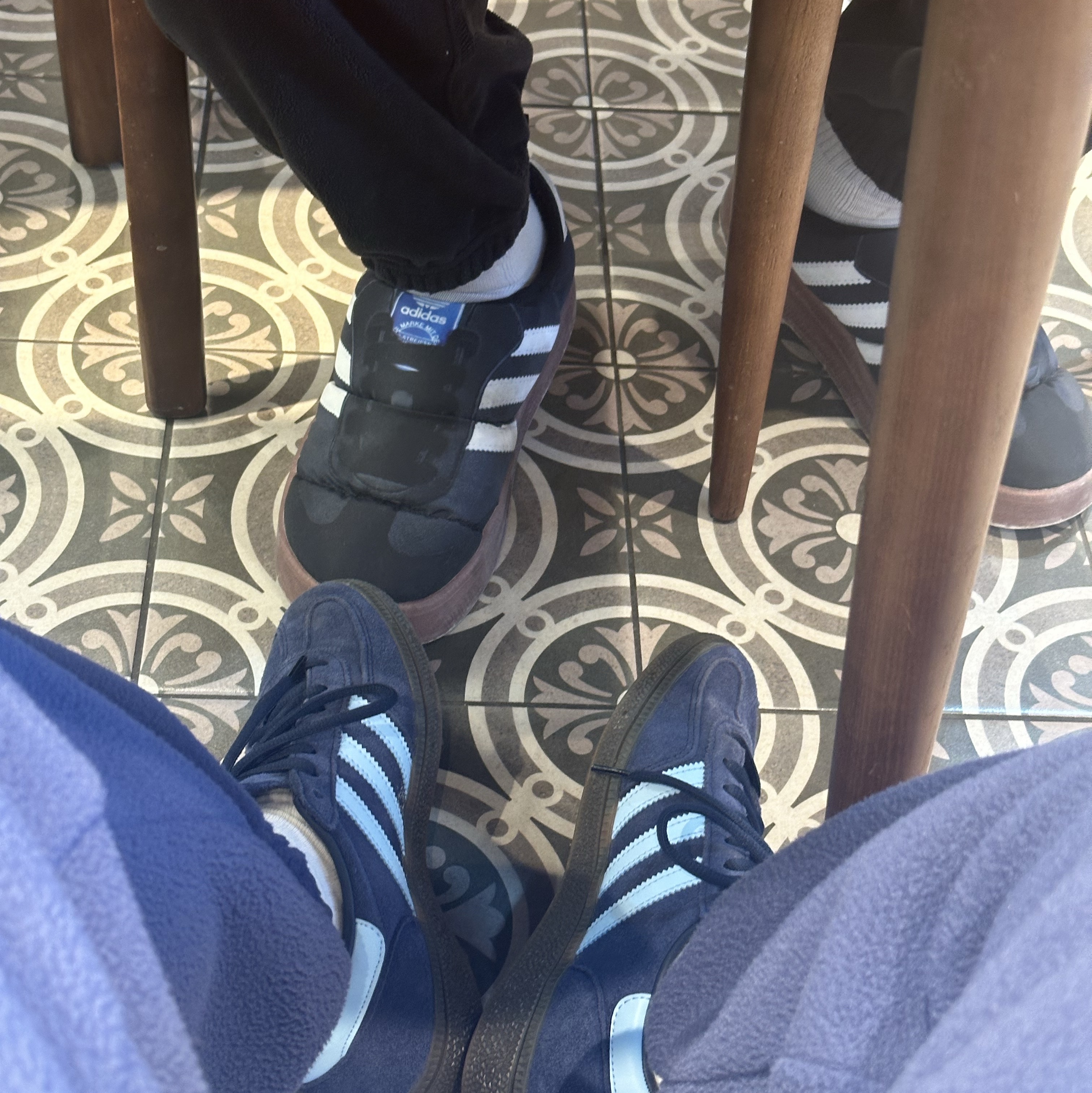 Adidas Puffylette Samba Core Black, Adidas Spezial Handball Collegiate Navy 착용 스타일