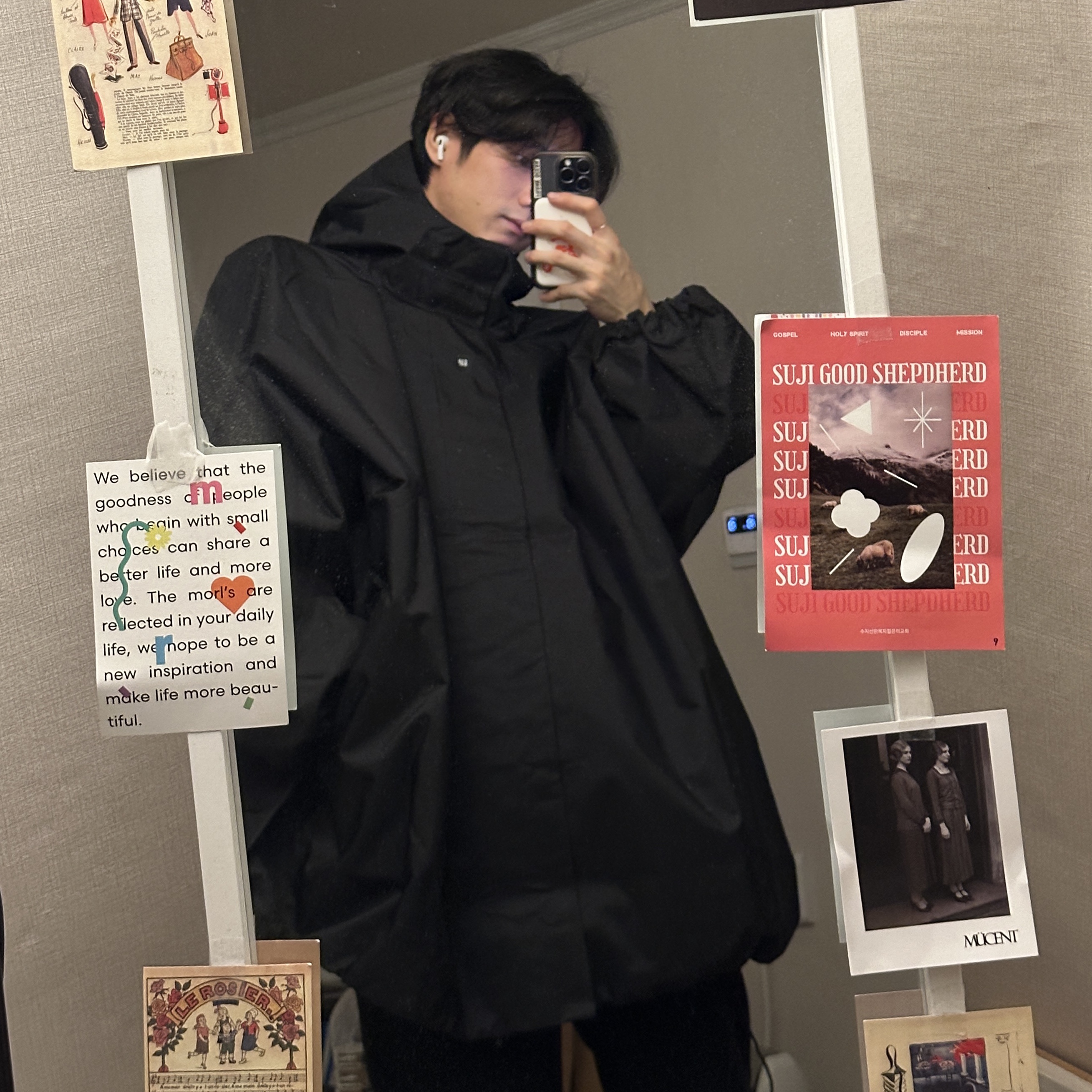 Yeezy Gap Engineered By Balenciaga T-Cut Parka Black 착용 스타일 - 4