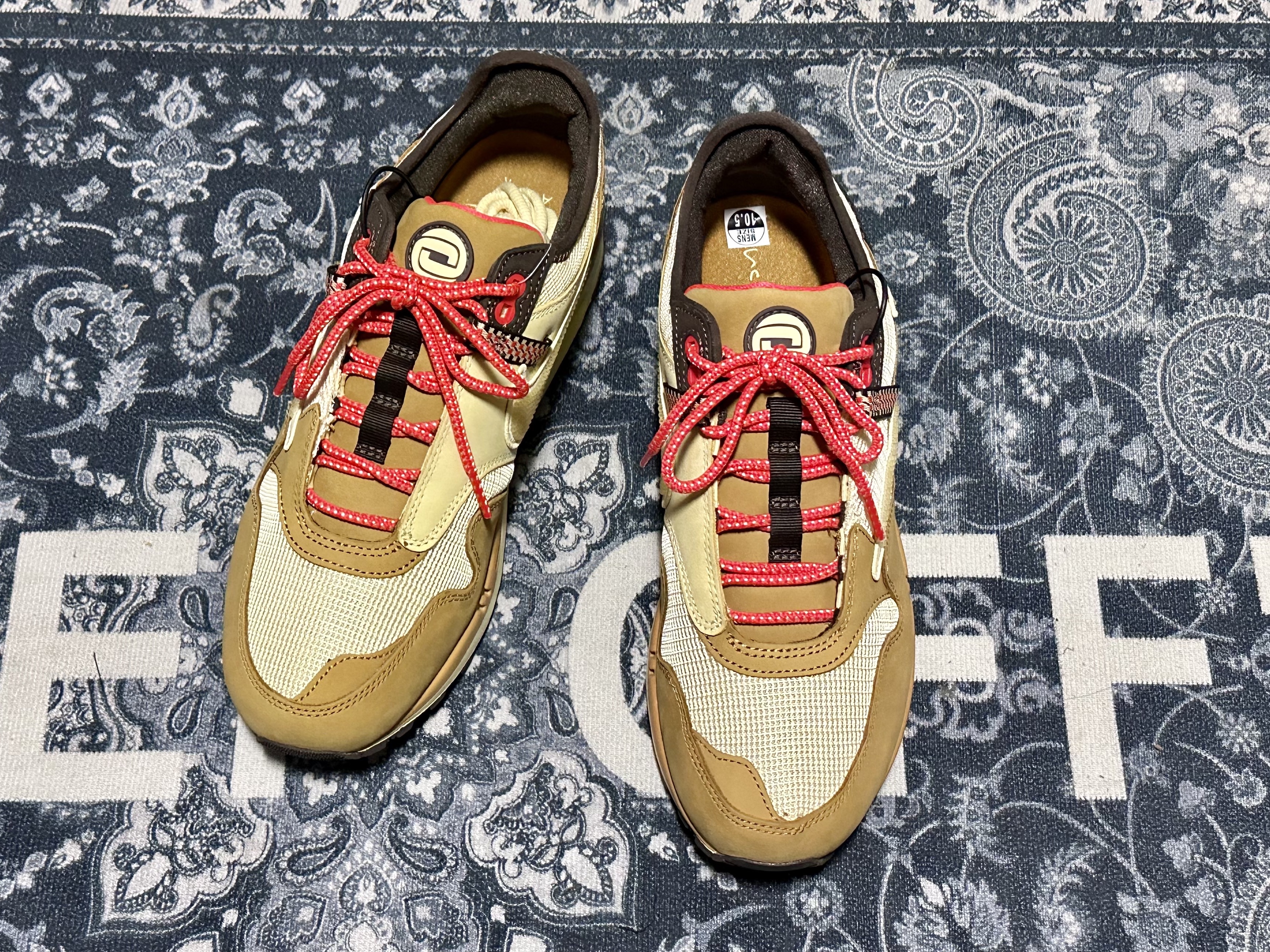 Nike x Travis Scott Air Max 1 Cact.us Wheat 착용 스타일 - 3