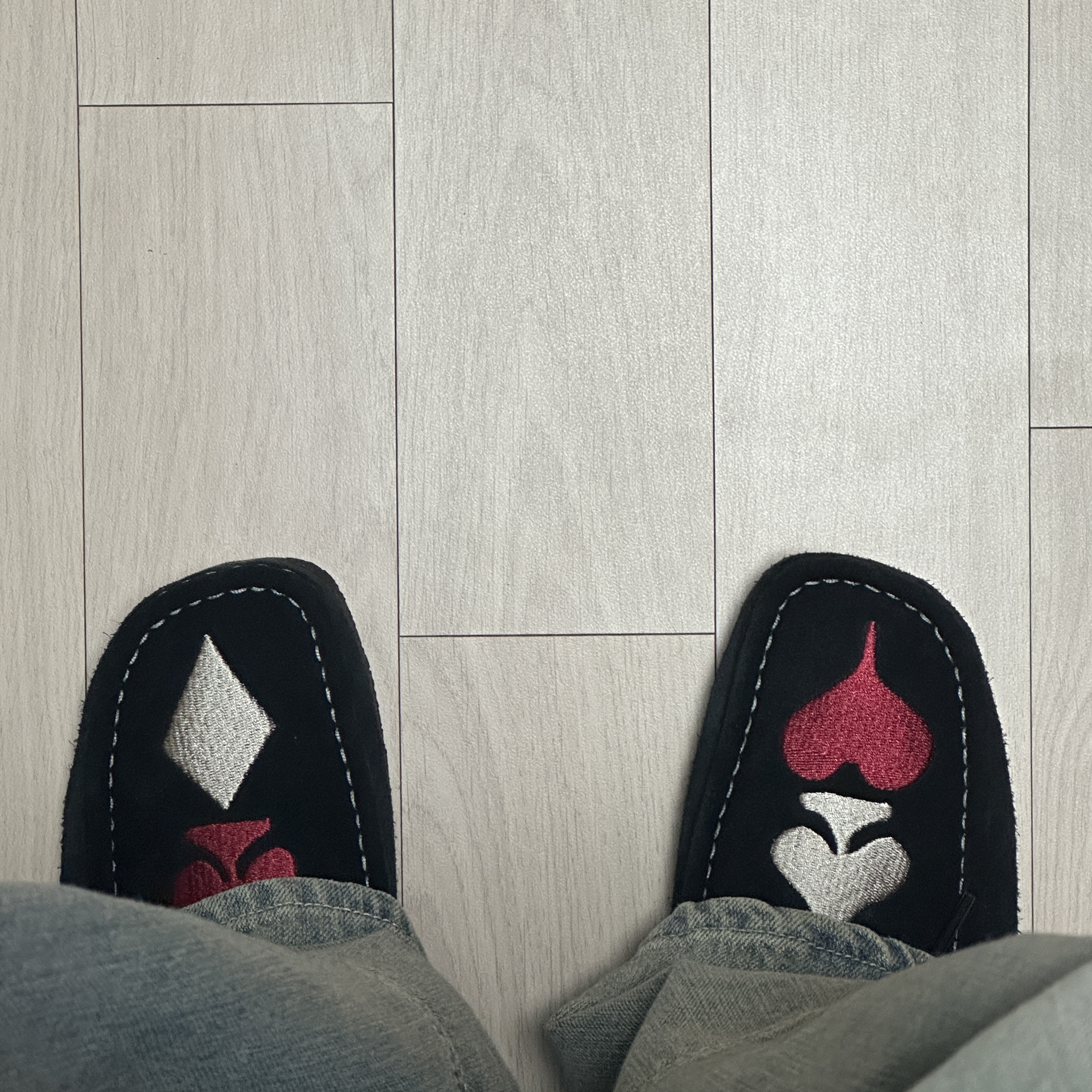 Clarks x Stussy Wallabee Black Suede 착용 스타일