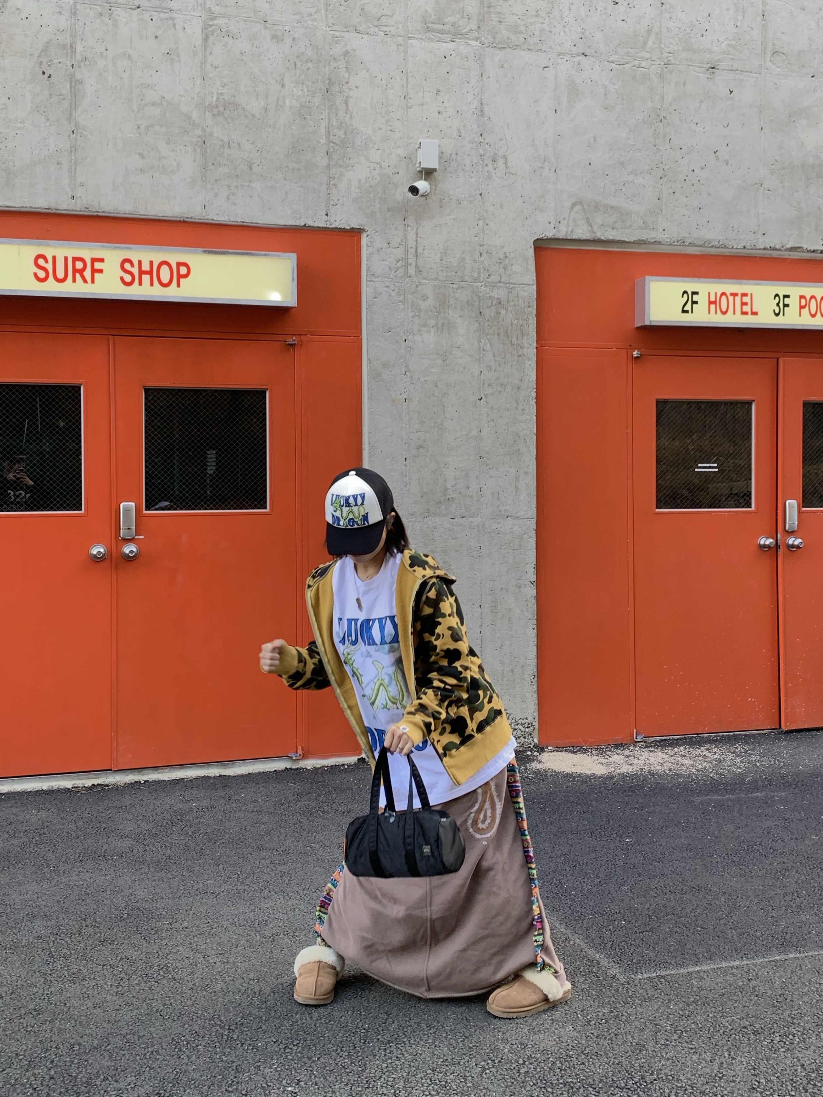 BAPE PONR 1st Camo 2nd Shark Full Zip Hoodie Yellow, Open Yy Lucky Blue Dragon Trucker Cap Black 착용 스타일 - 4
