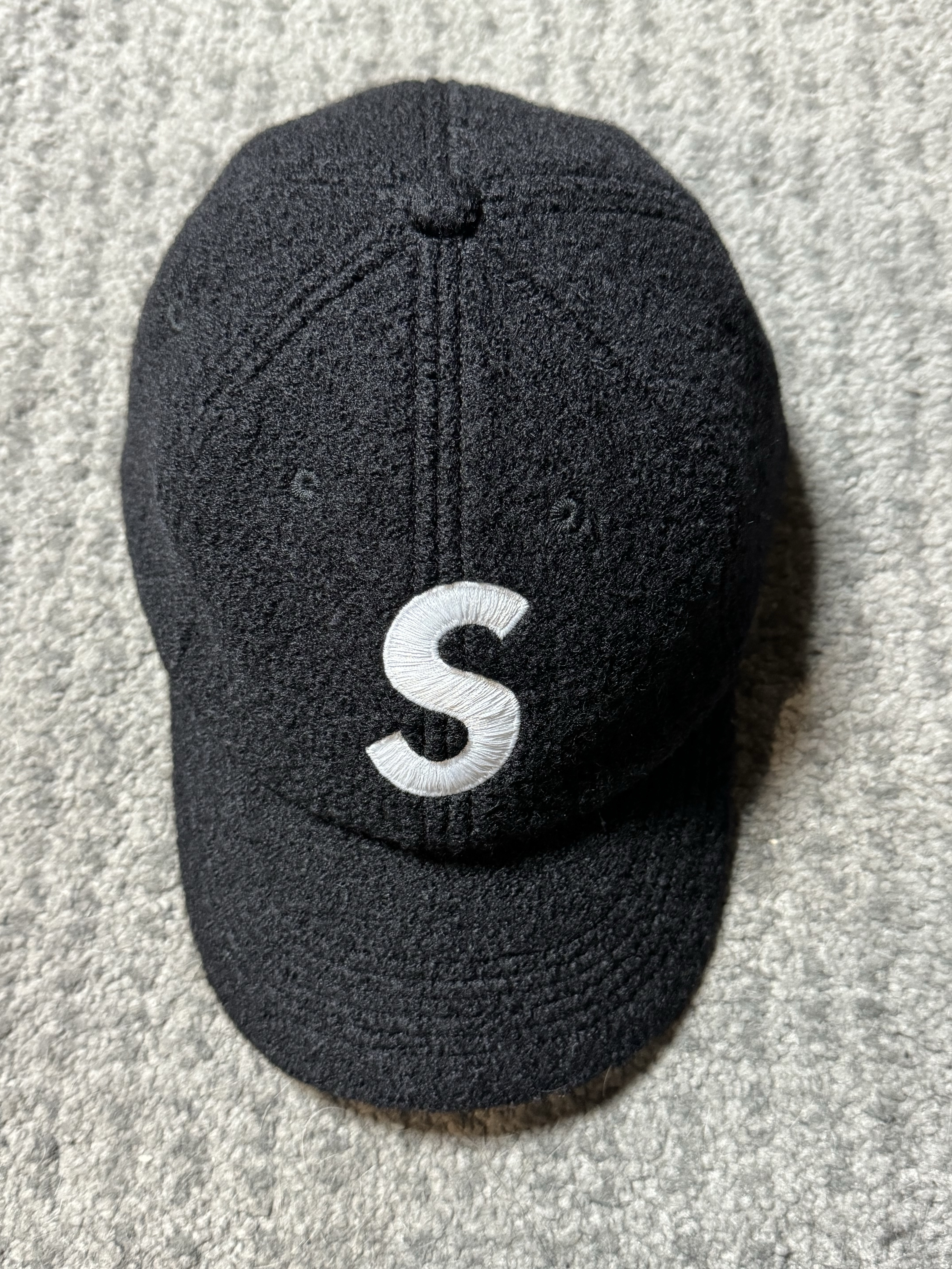 Supreme Boiled Wool S Logo 6-Panel Black - 22FW 착용 스타일