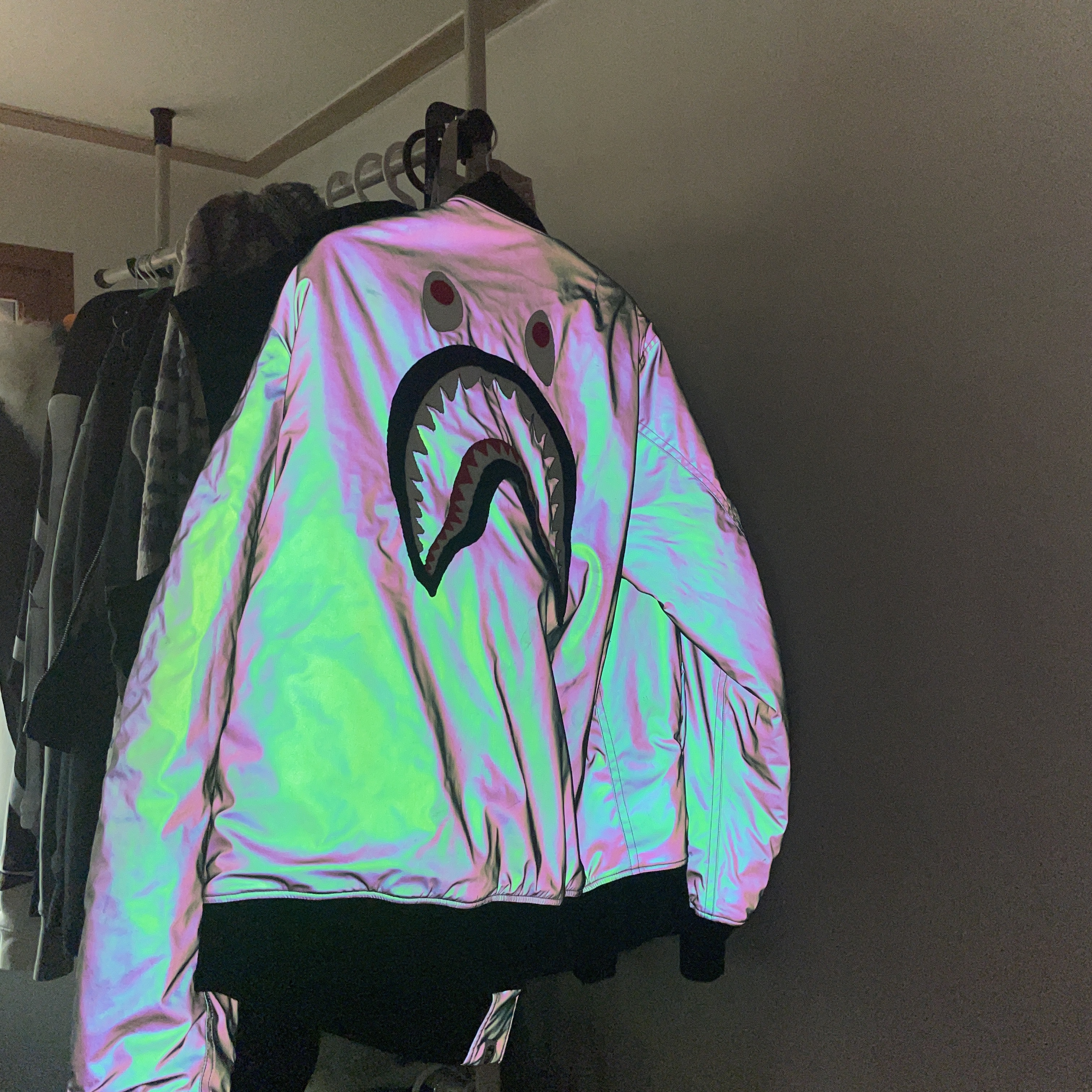 BAPE Aurora Shark Loose Fit MA-1 Jacket Black, Palace Washed Out Tri-Ferg Hood Green - 23FW 착용 스타일 - 2