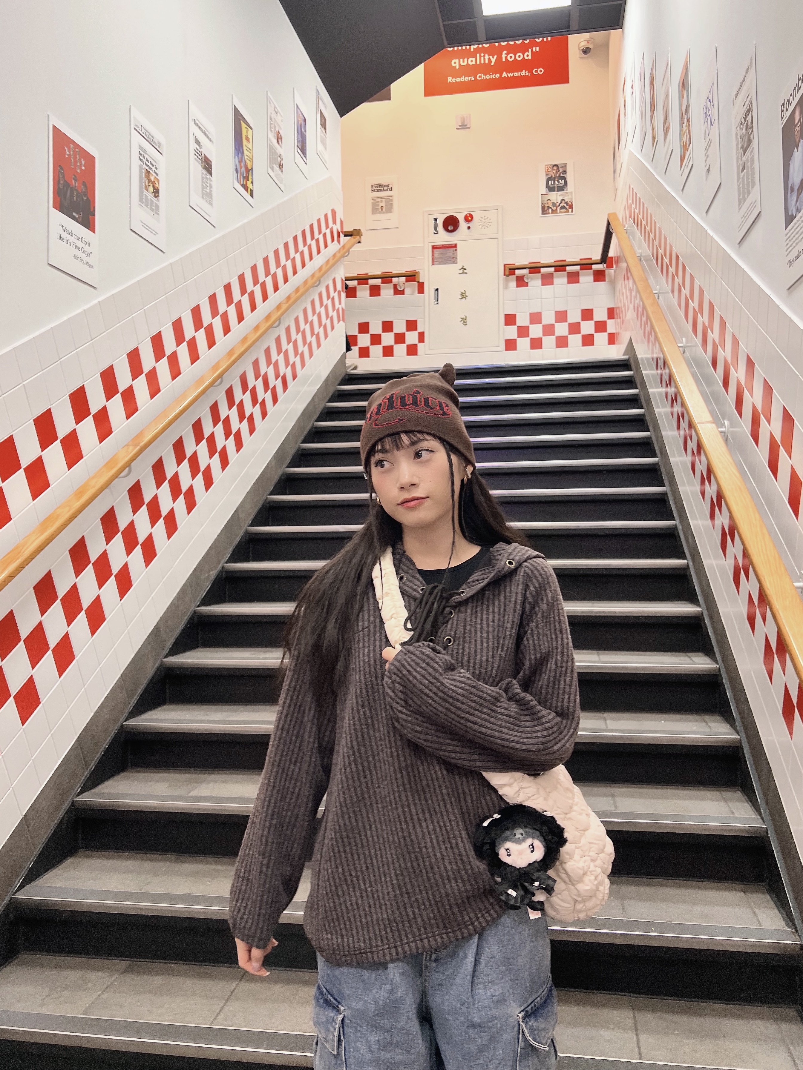 Palace Horny Nein Cuff Beanie Nice Brown - 23FW, COS Quilted Messenger Bag Beige 착용 스타일 - 2