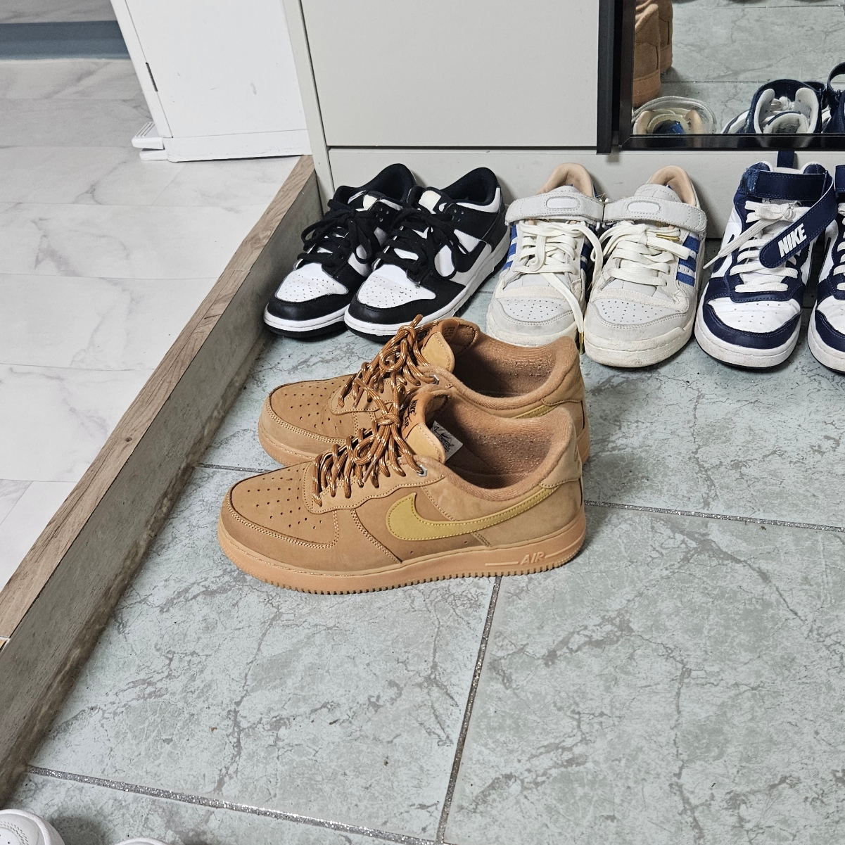 Nike Air Force 1 '07 WB Flax 착용 스타일