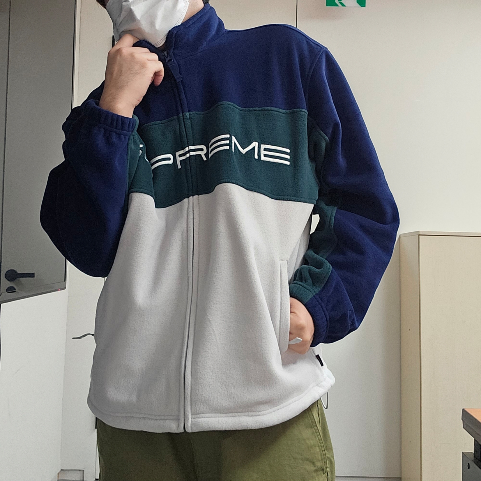 Supreme Polartec Zip Jacket Navy - 23FW, Stussy Ripstop Surplus Cargo Pants Vintage Olive 착용 스타일 - 2