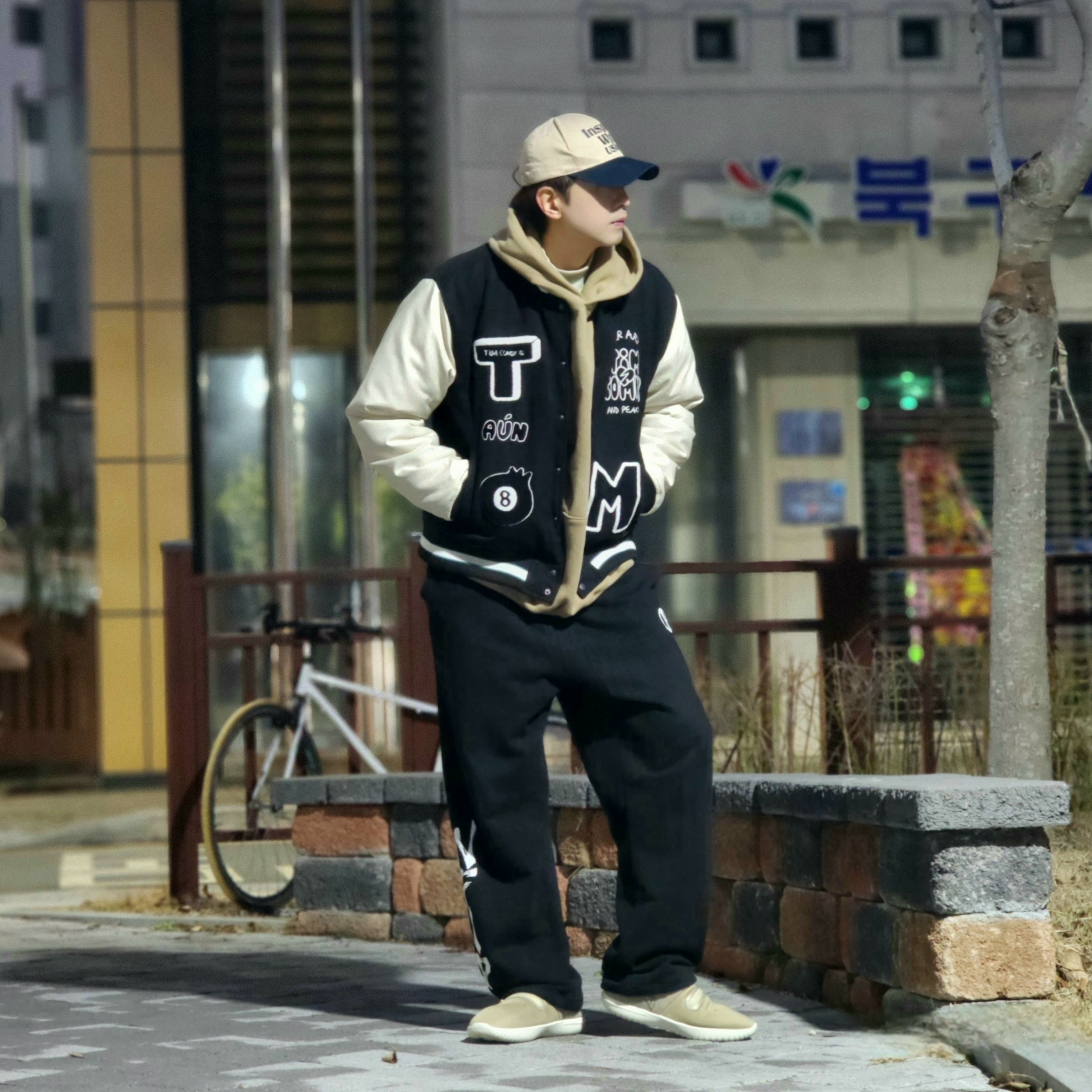 Essentials Hoodie Oak - 22SS, Nike Burrow Khaki Rattan 착용 스타일 - 5