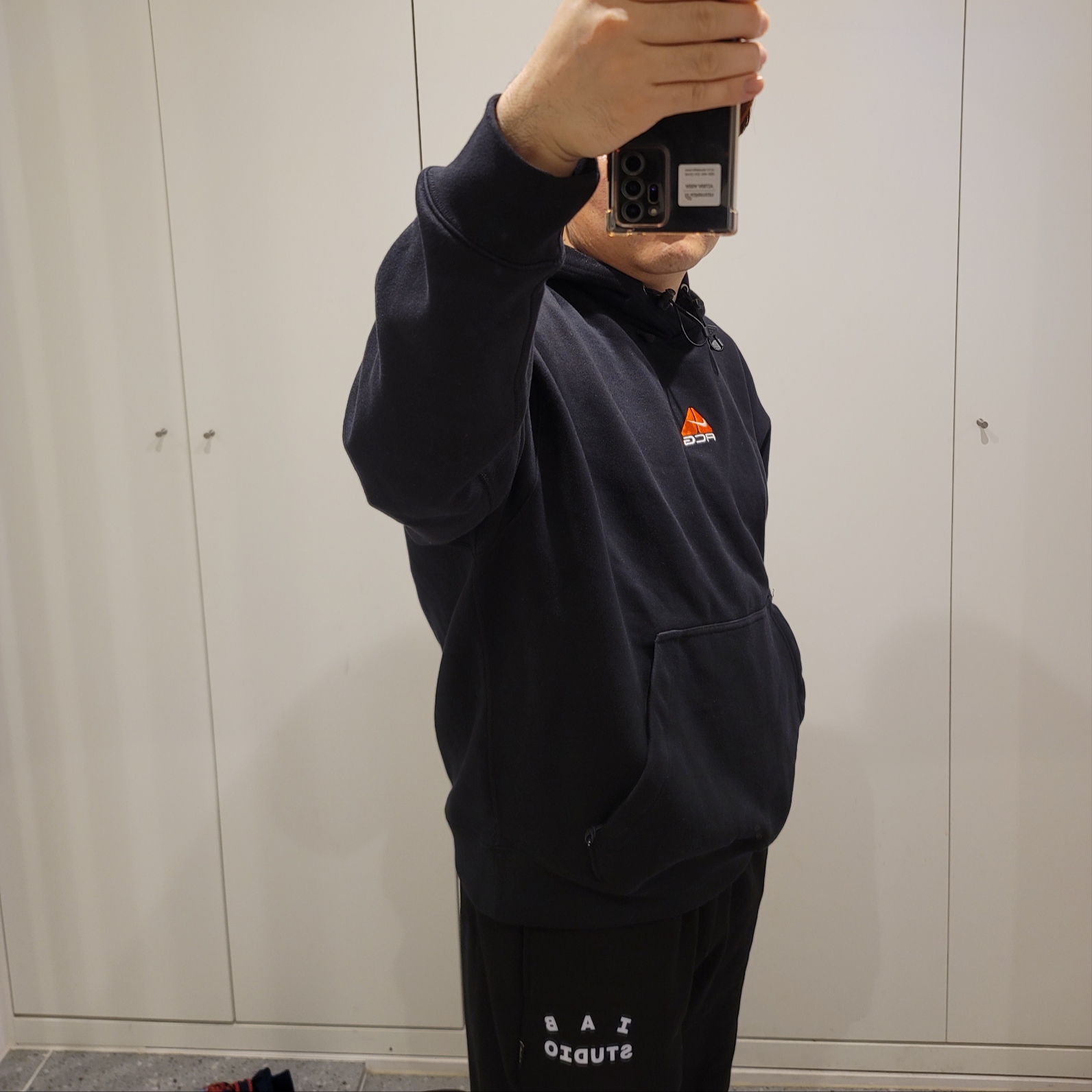 IAB Studio Sweatpants Black White - 22SS, Nike ACG Therma-Fit Pullover Fleece Hoodie Black - Asia 착용 스타일 - 1