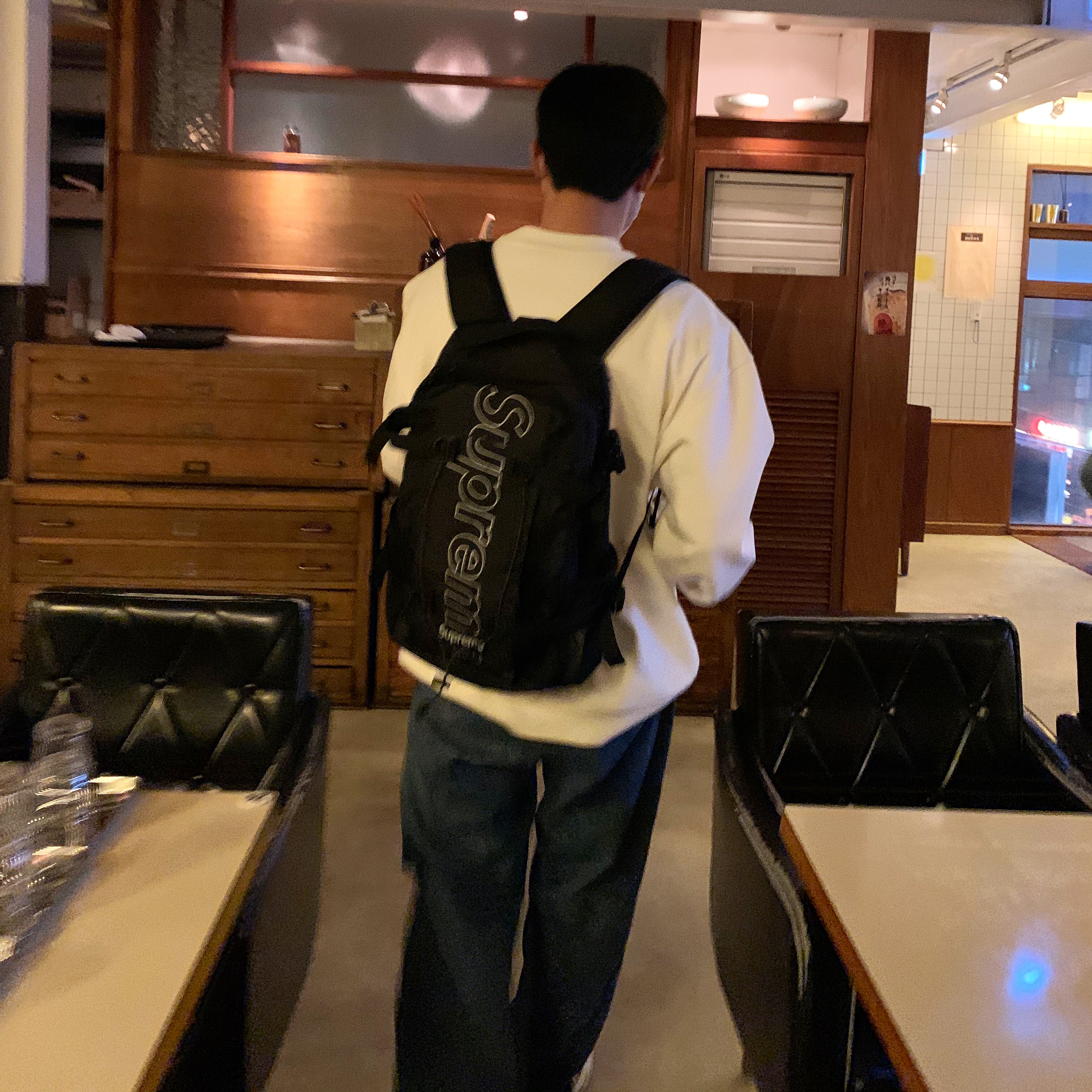 Supreme Backpack Black - 18FW 착용 스타일