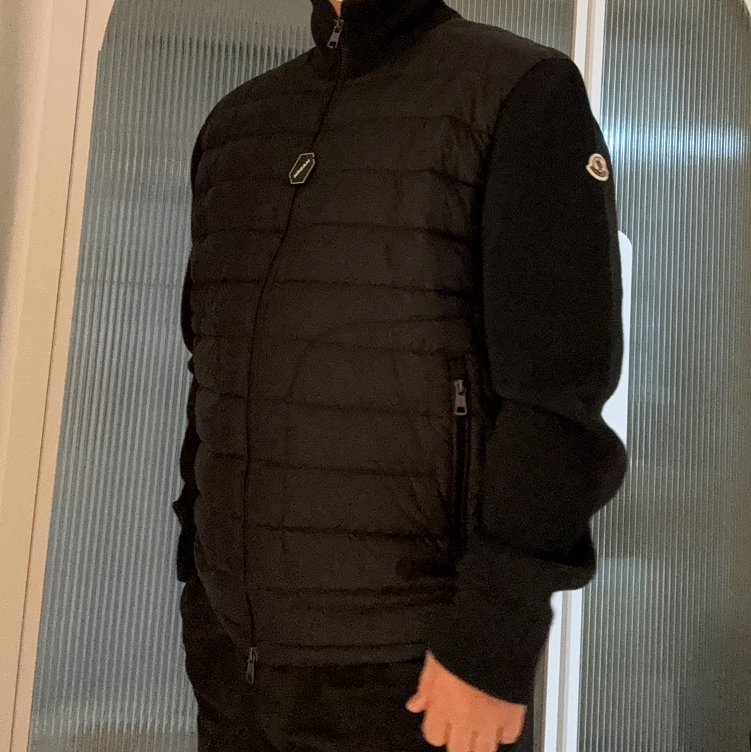 Stone Island 40324 Packable Loom Woven Chambers R-Nylon Down-TC Jacket Black - 23FW, Stone Island 41926 3L Gore-Tex Hooded Down Jacket Black - 22FW 착용 스타일 - 3